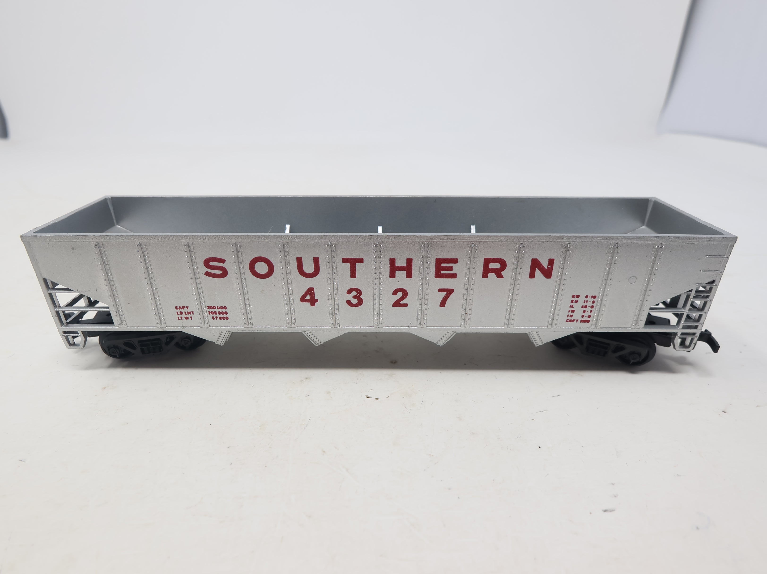 USED HO Scale 4 Bay Hopper Southern #4327