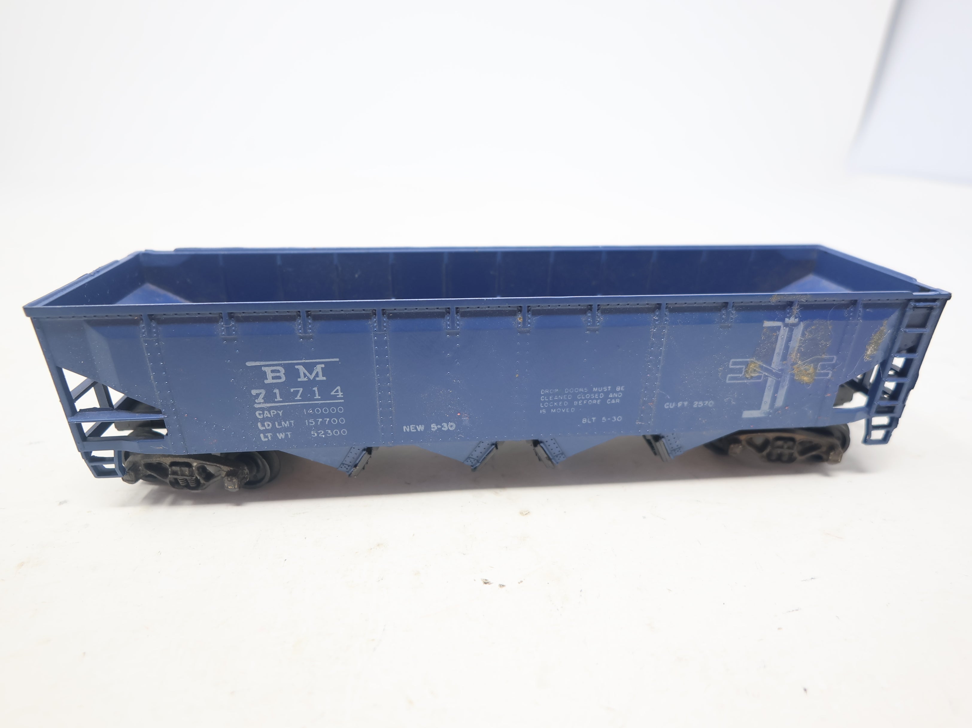 USED Athearn HO Scale 4 Bay Operating Hopper Boston and Maine BM #71714