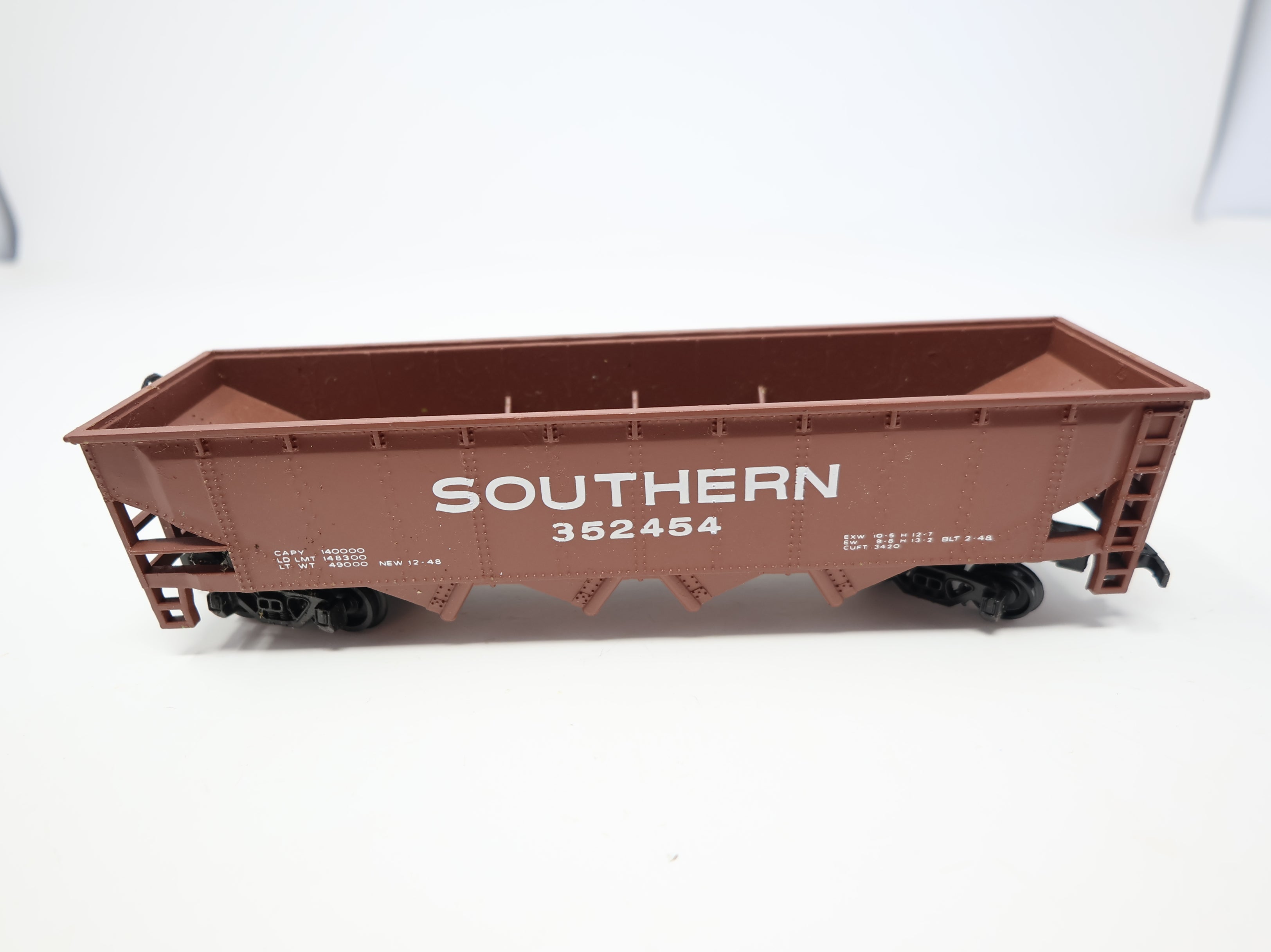 USED Bachmann HO Scale 4 Bay Hopper Southern #352454