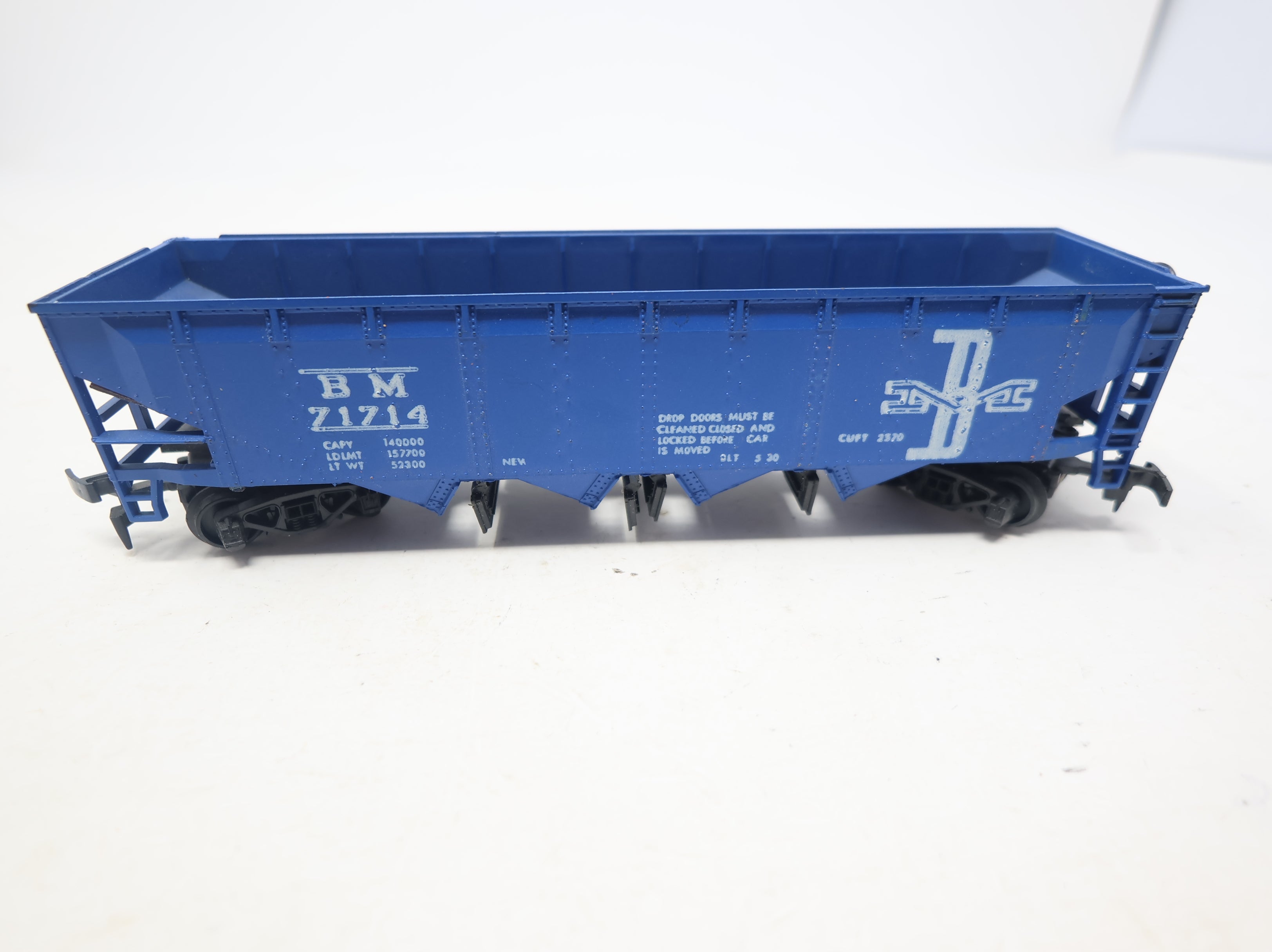 USED Roco HO Scale 4 Bay Operating Hopper Boston and Maine BM #71714