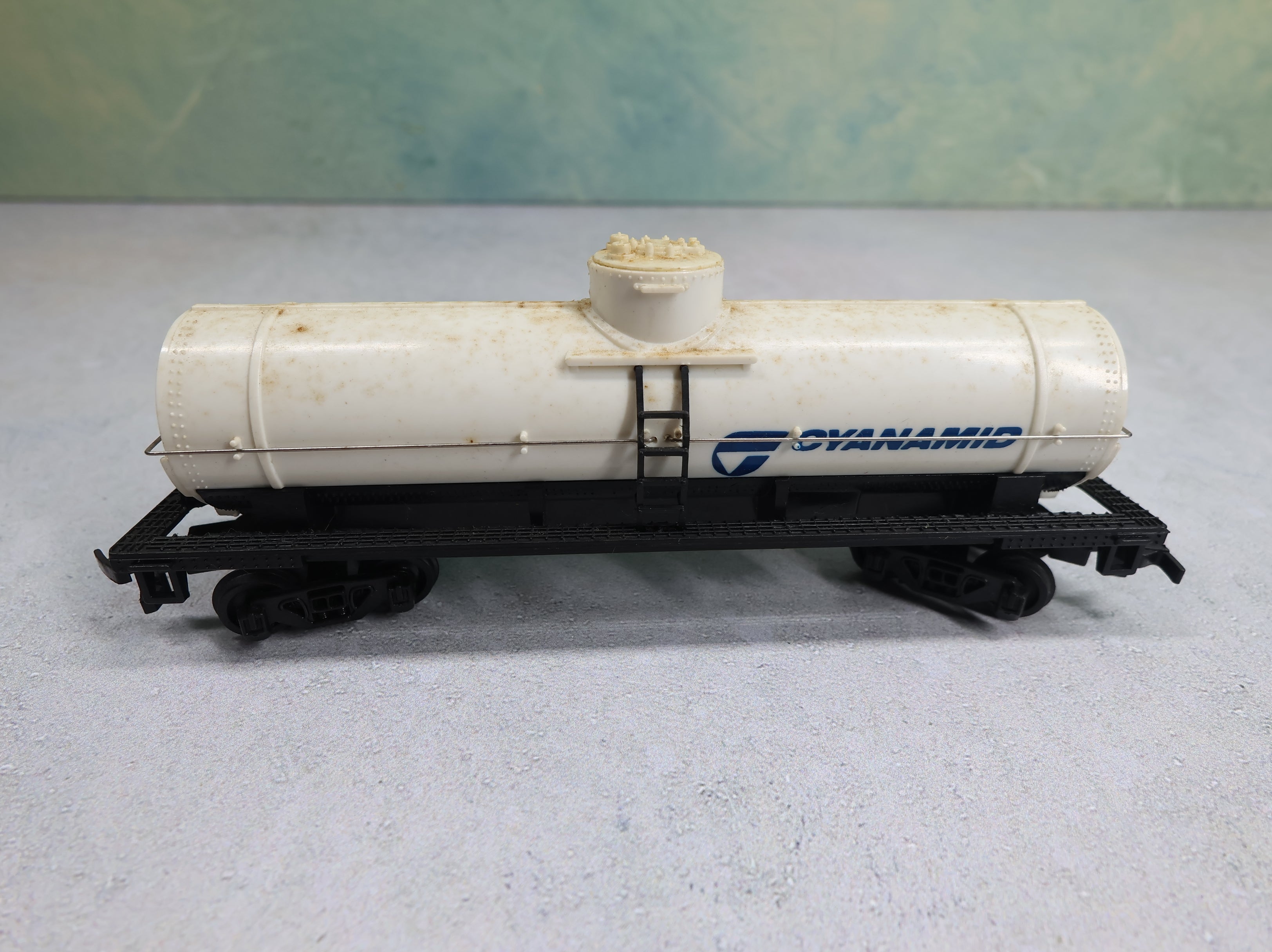 USED Bachmann HO Scale Single Dome Tank Car Cyanamid