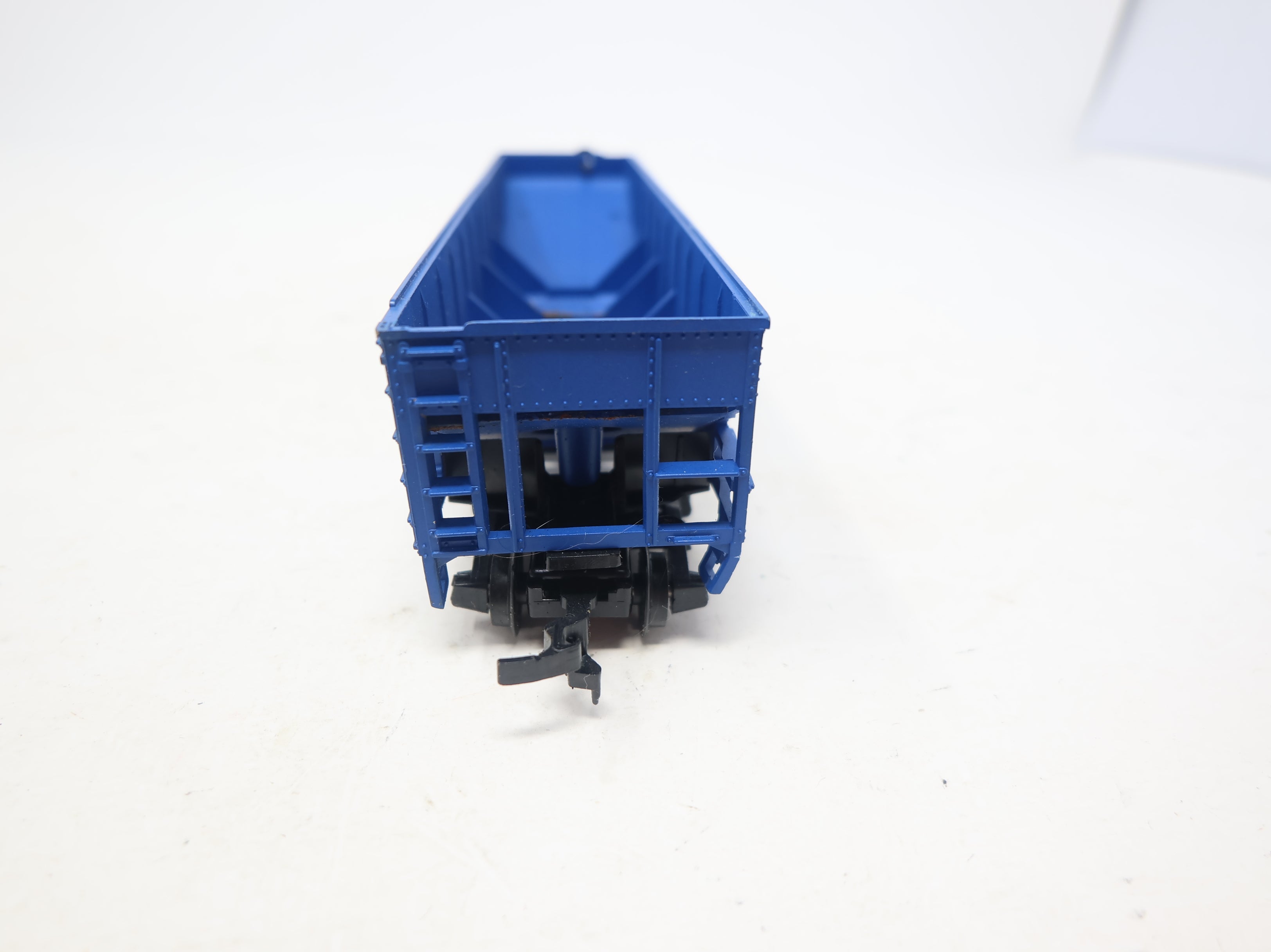 USED HO Scale 4 Bay Operating Hopper Great Northern GN #71950 Needs Repairs