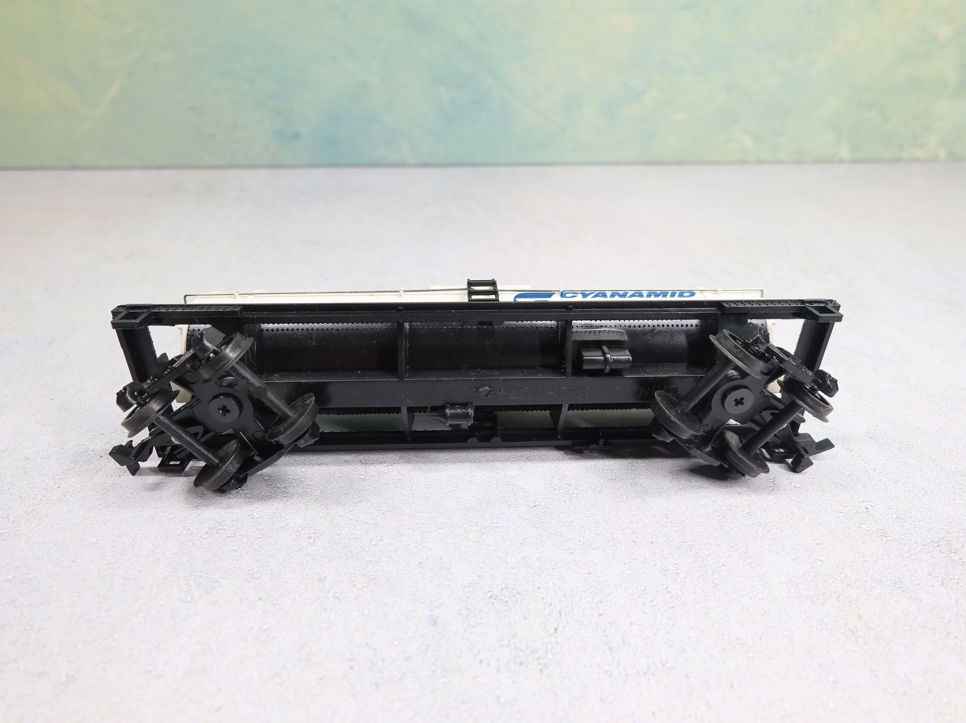 USED Bachmann HO Scale Single Dome Tank Car Cyanamid