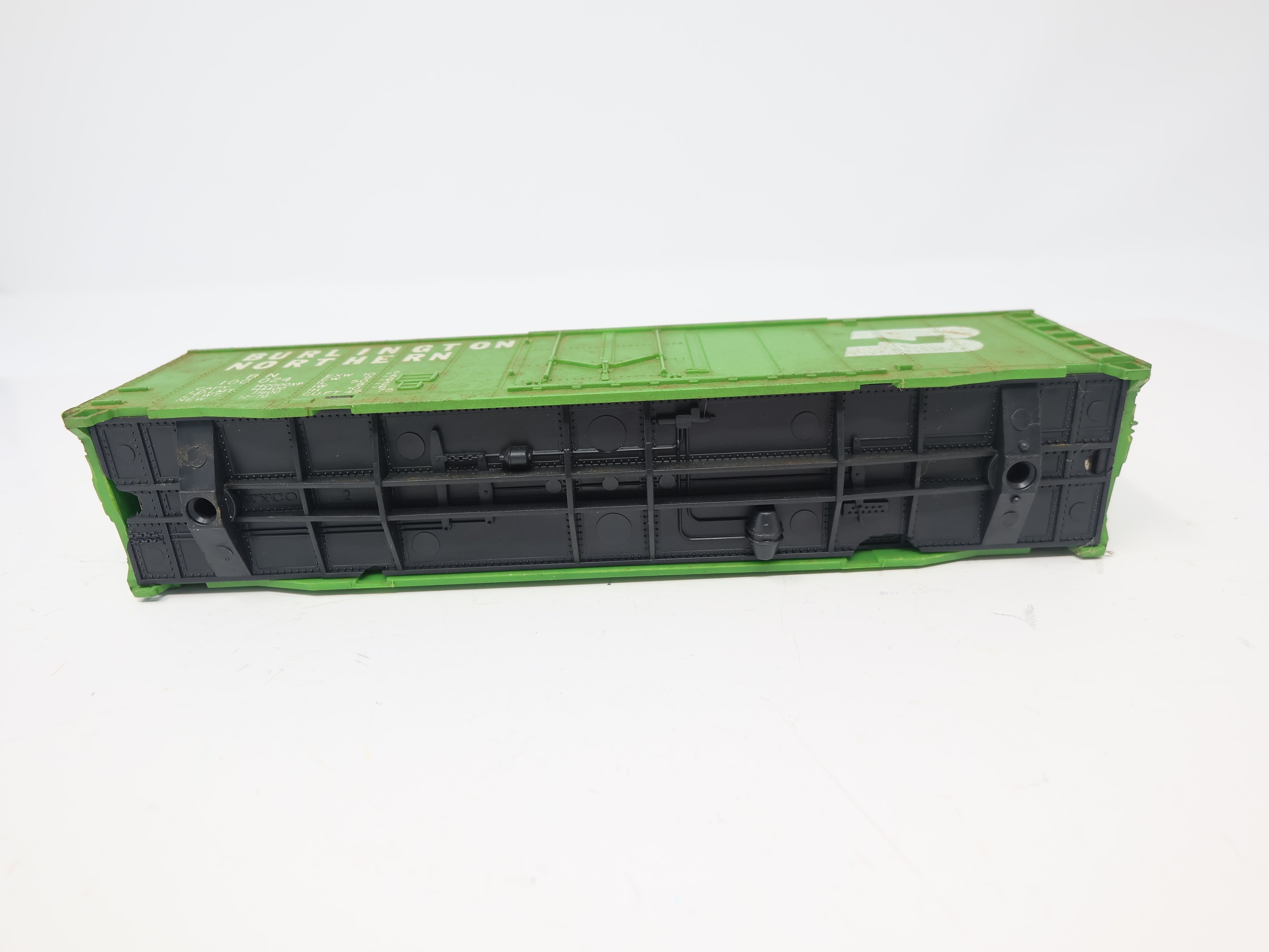 USED Tyco HO Scale, 50' Box Car (shell only), Burlington Northern BN #100024