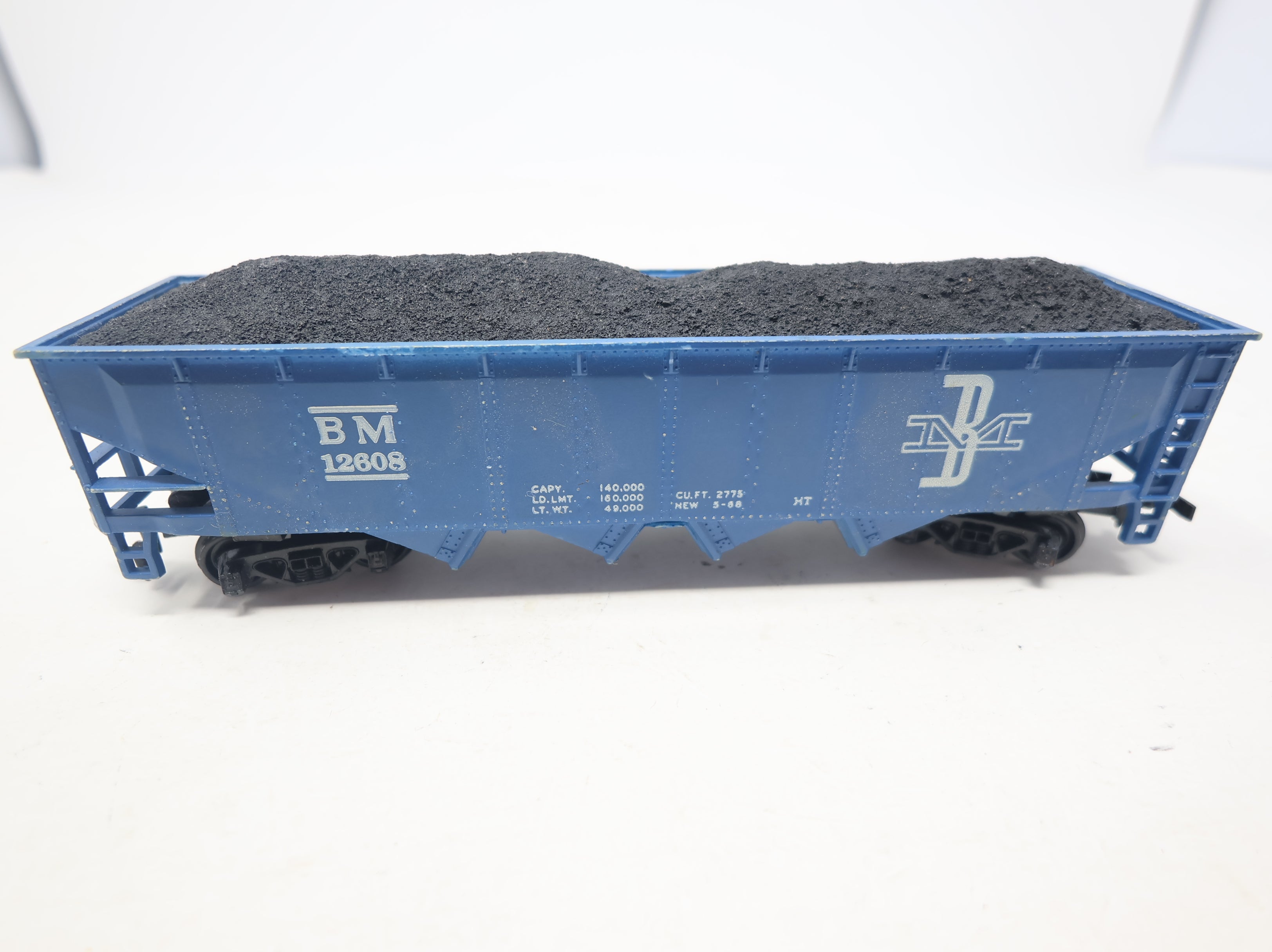 USED Tyco HO Scale 4 Bay Hopper Boston and Maine BM #12608 w/ Coal Load