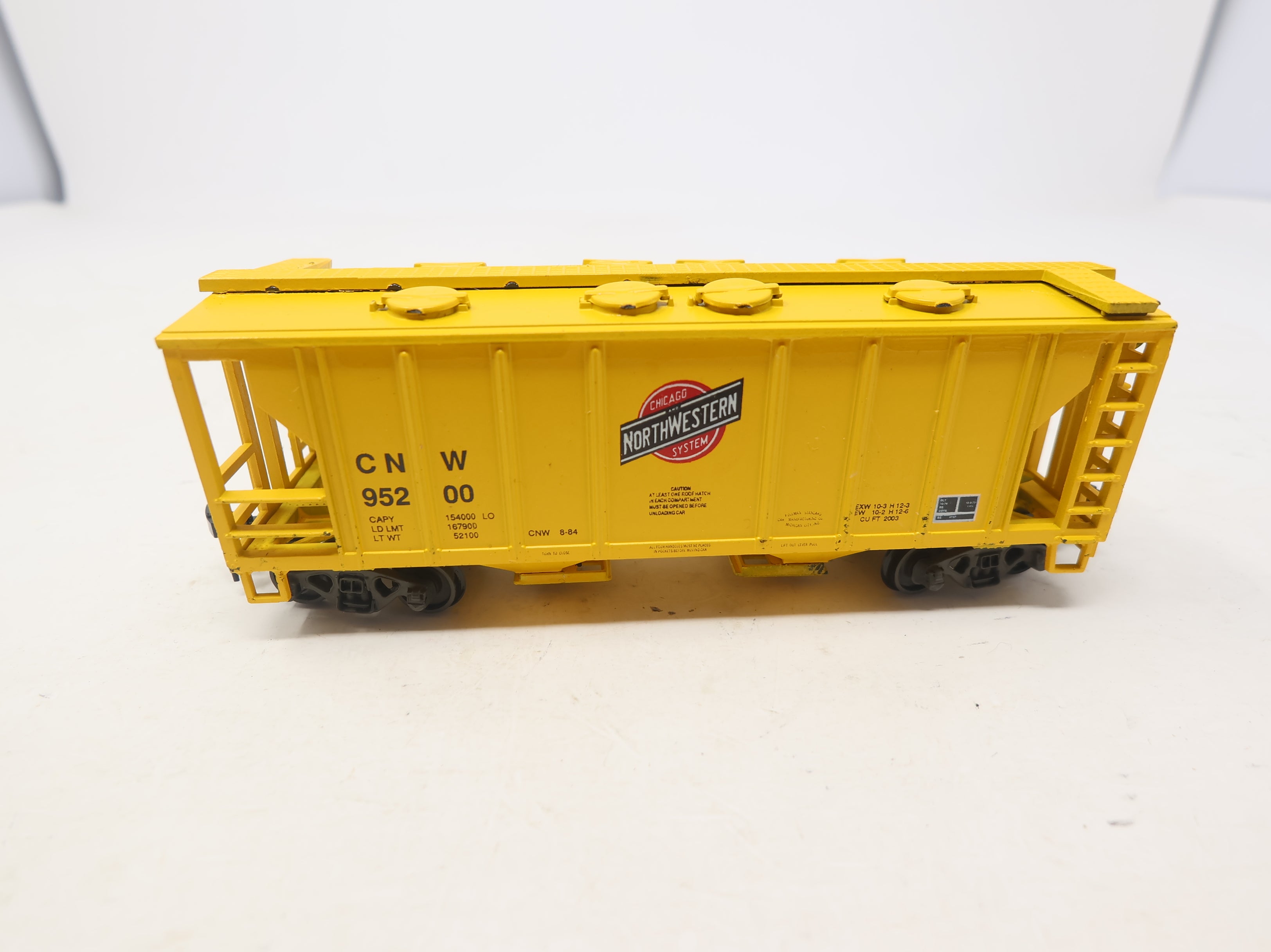 USED Roundhouse HO Scale Covered Hopper Chicago & North Western CNW #95200