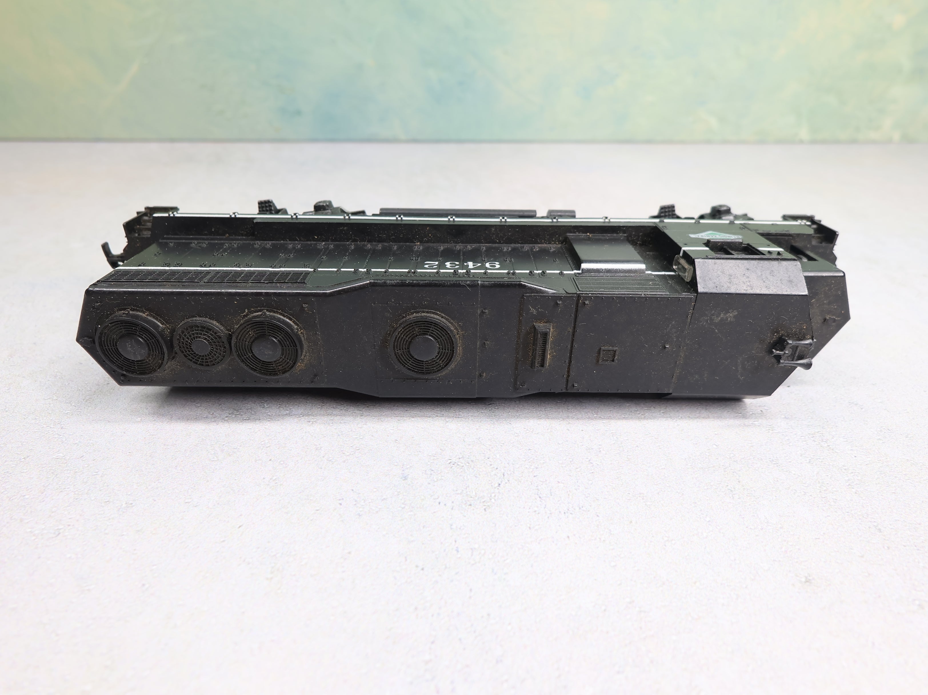 USED Athearn HO Scale GP35 Diesel Locomotive Illinois Central #9432 DC