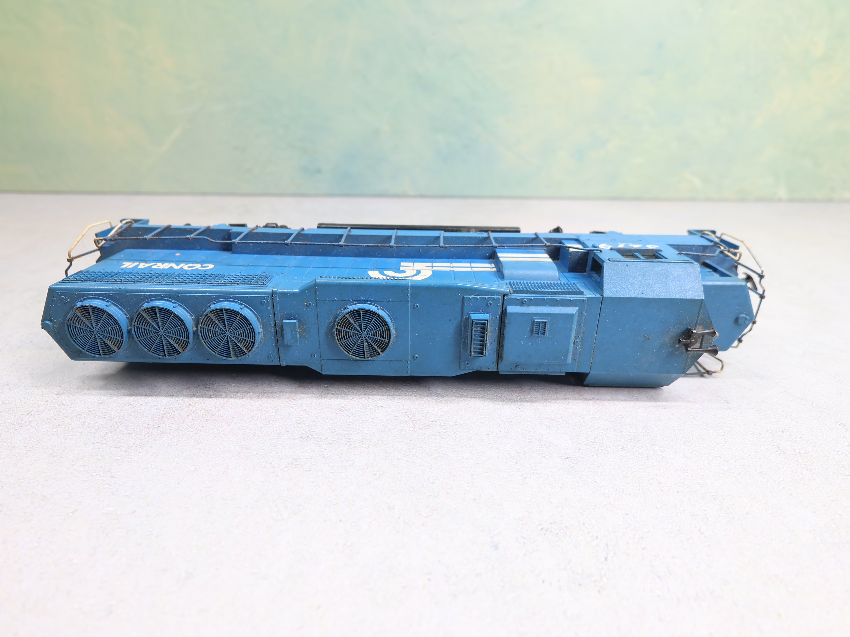 USED Athearn HO Scale GP40-2 Diesel Locomotive Conrail #3279 Runs Great DC