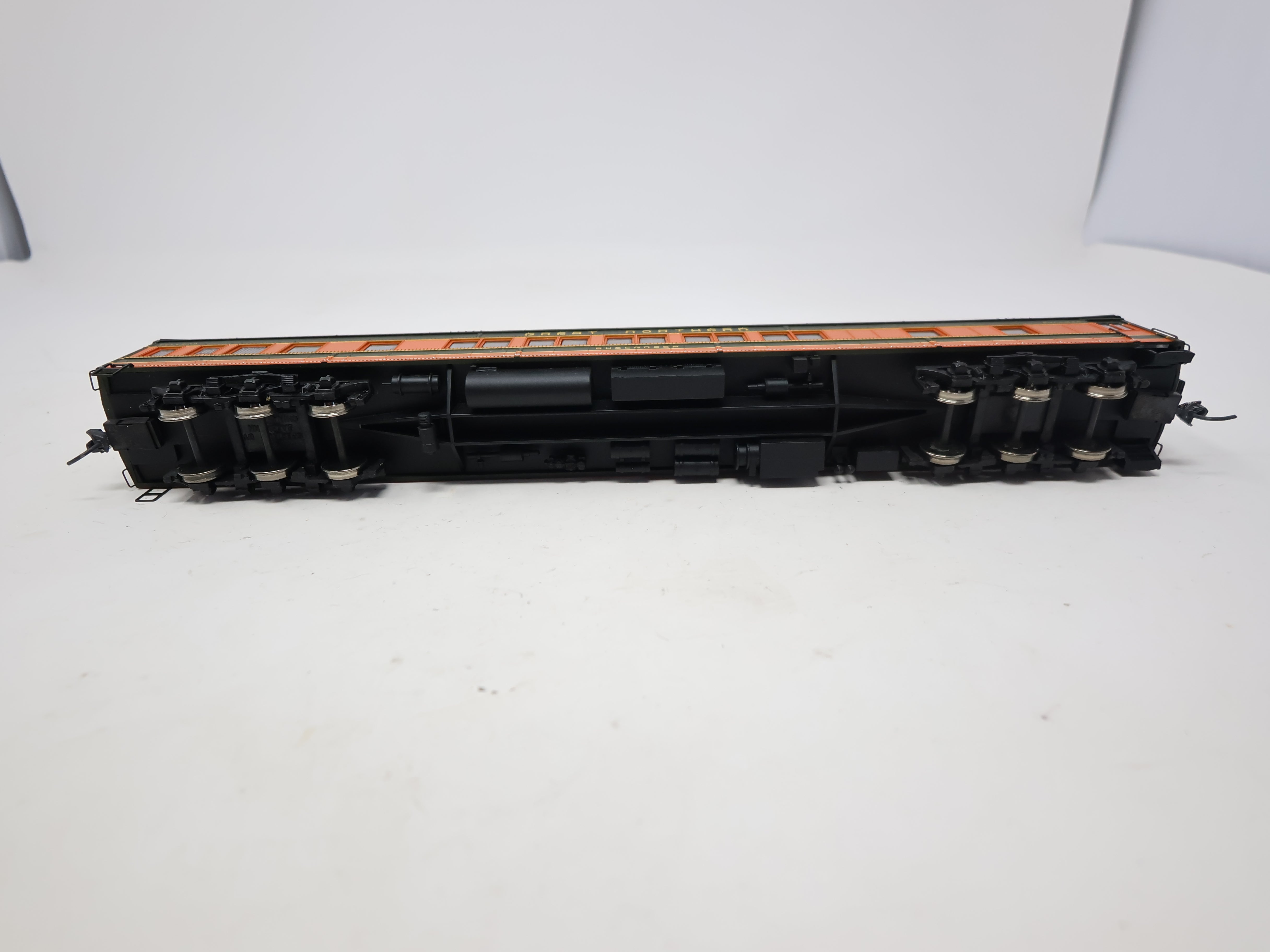 USED Bachmann HO Scale, Spectrum Pullman Passenger Car, Great Northern , Buccaneer