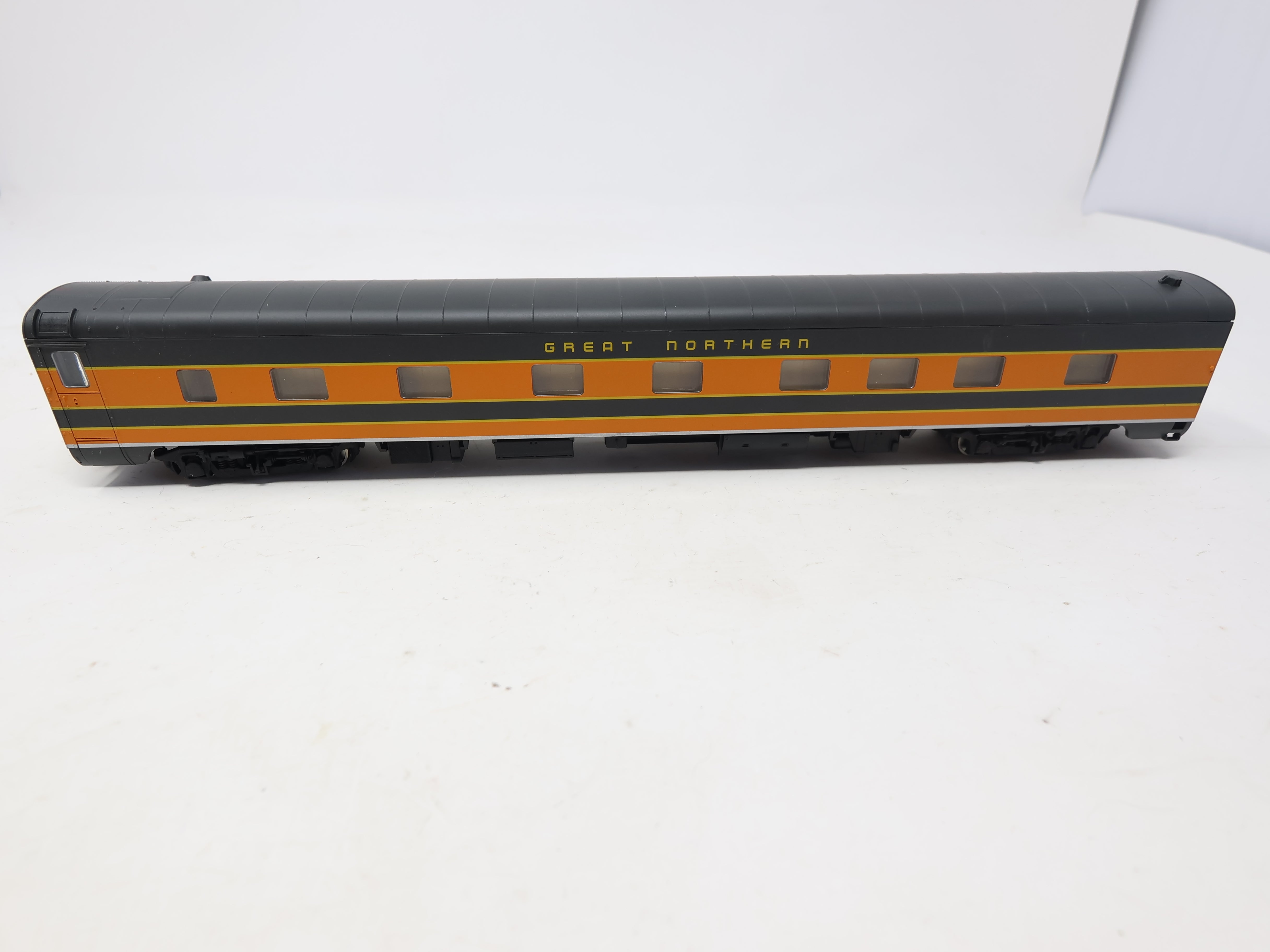 USED Walthers HO Scale, Passenger Car, Great Northern