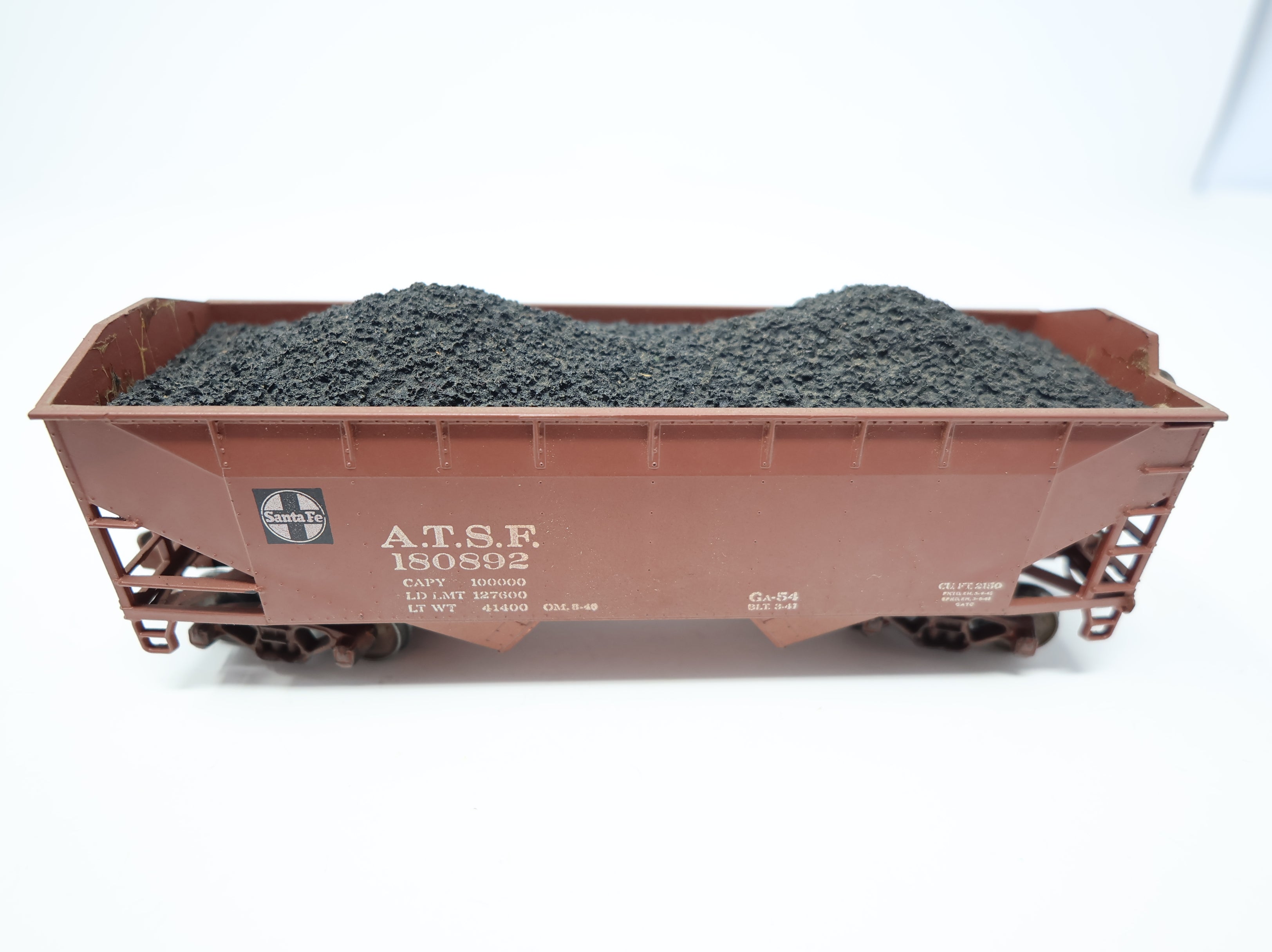 USED Athearn HO Scale 2 Bay Hopper w/ Coal Load Santa Fe ATSF #180892