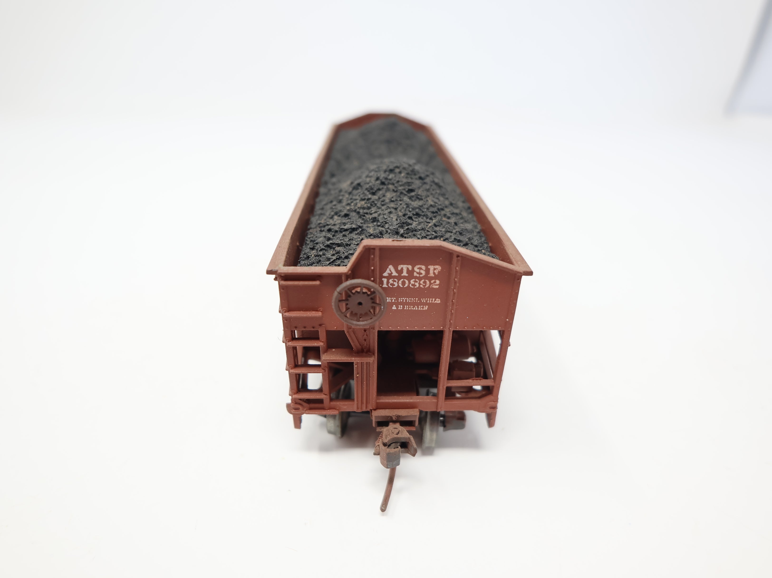 USED Athearn HO Scale 2 Bay Hopper w/ Coal Load Santa Fe ATSF #180892