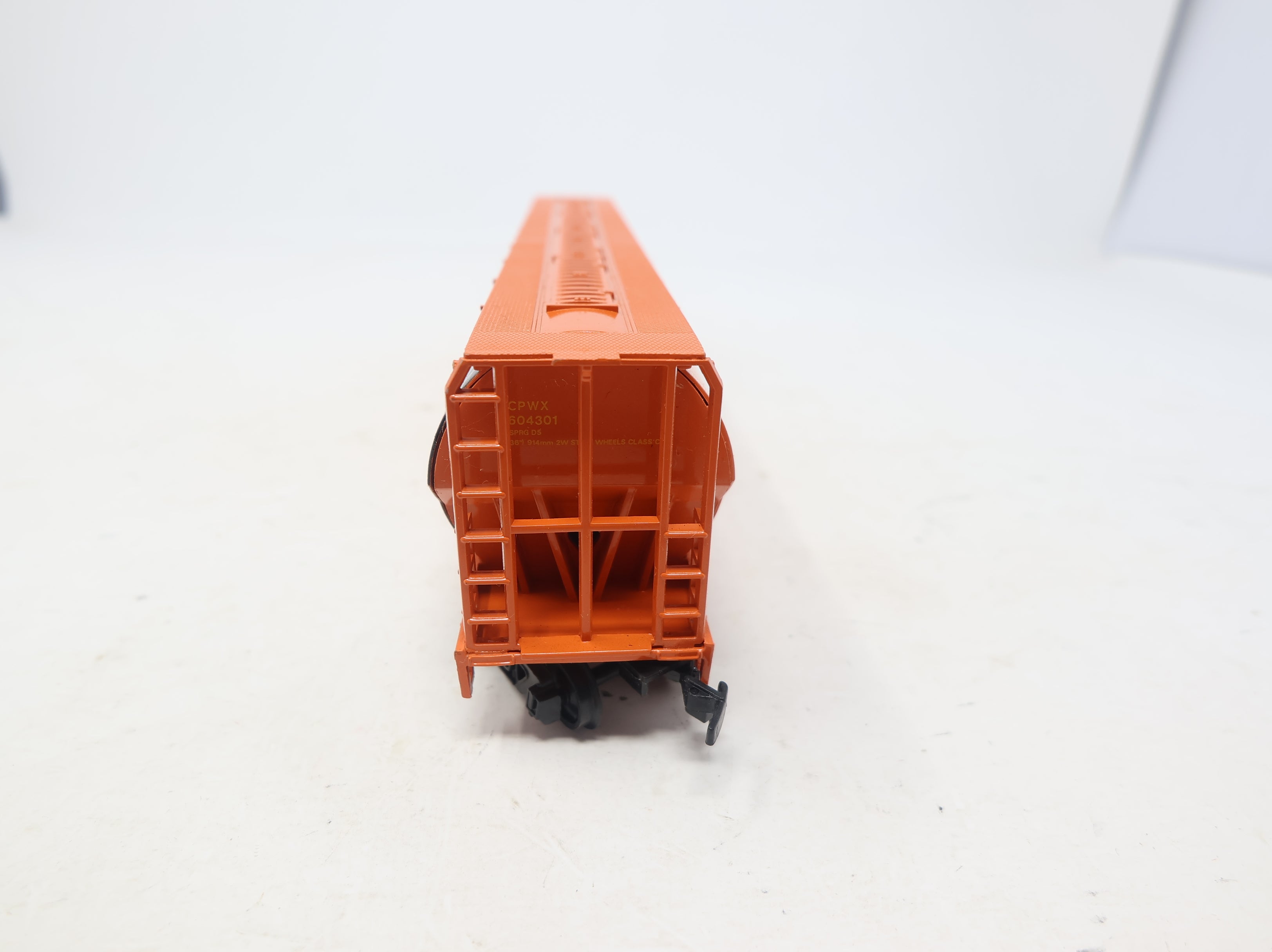 USED Bachmann HO Scale 4 Bay Cylindrical Grain Hopper Government of Canada CPWX #604301