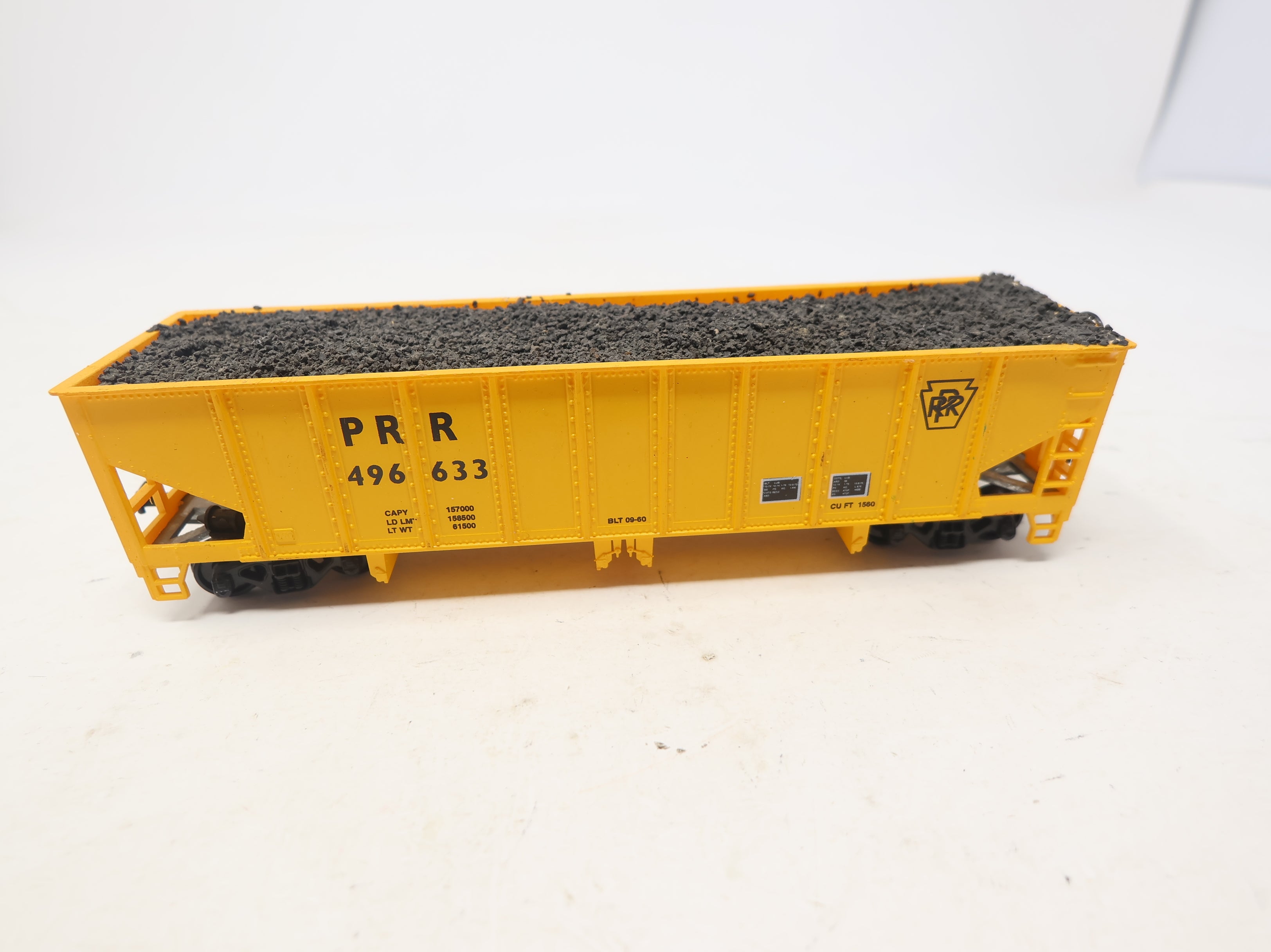 USED Roundhouse HO Scale Rib Ballast Hopper Pennsylvania PRR #496633 w/ Coal Load