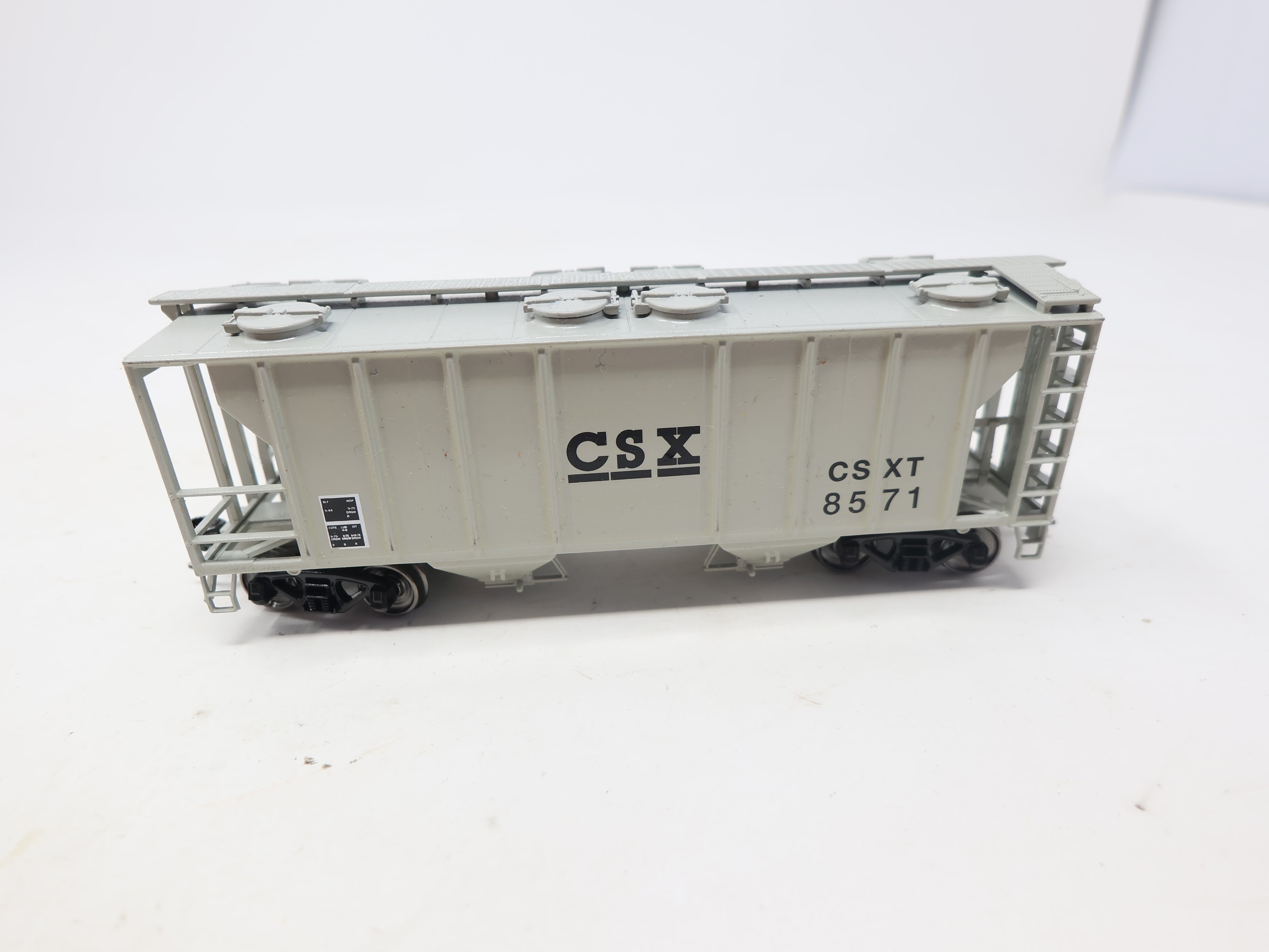 USED Atlas HO Scale, Two Bay Covered Hopper, CSX CSXT #8571, Custom