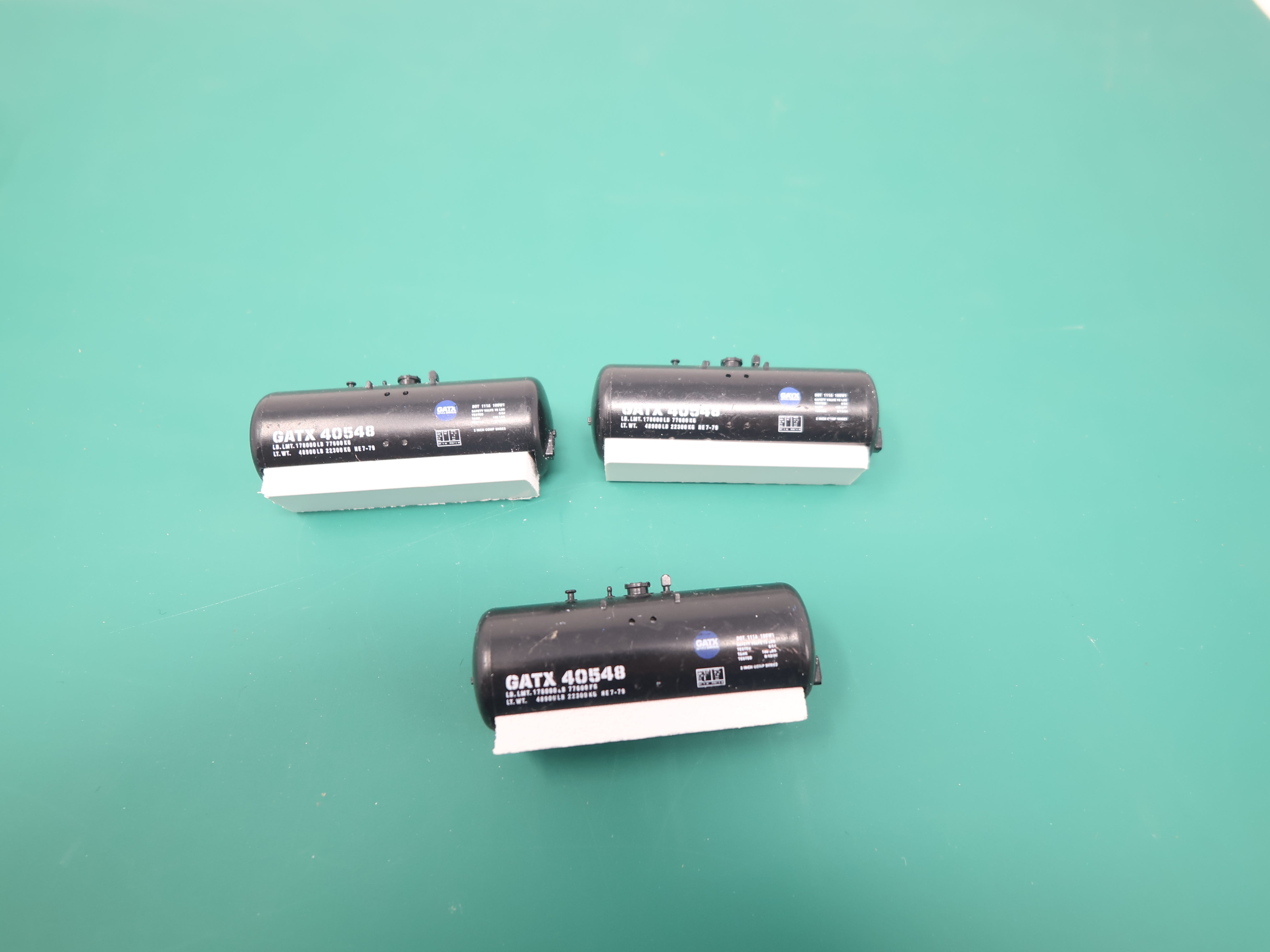 USED N Scale, Lot of 3 Custom Tank Cars (loads), GATX #40548