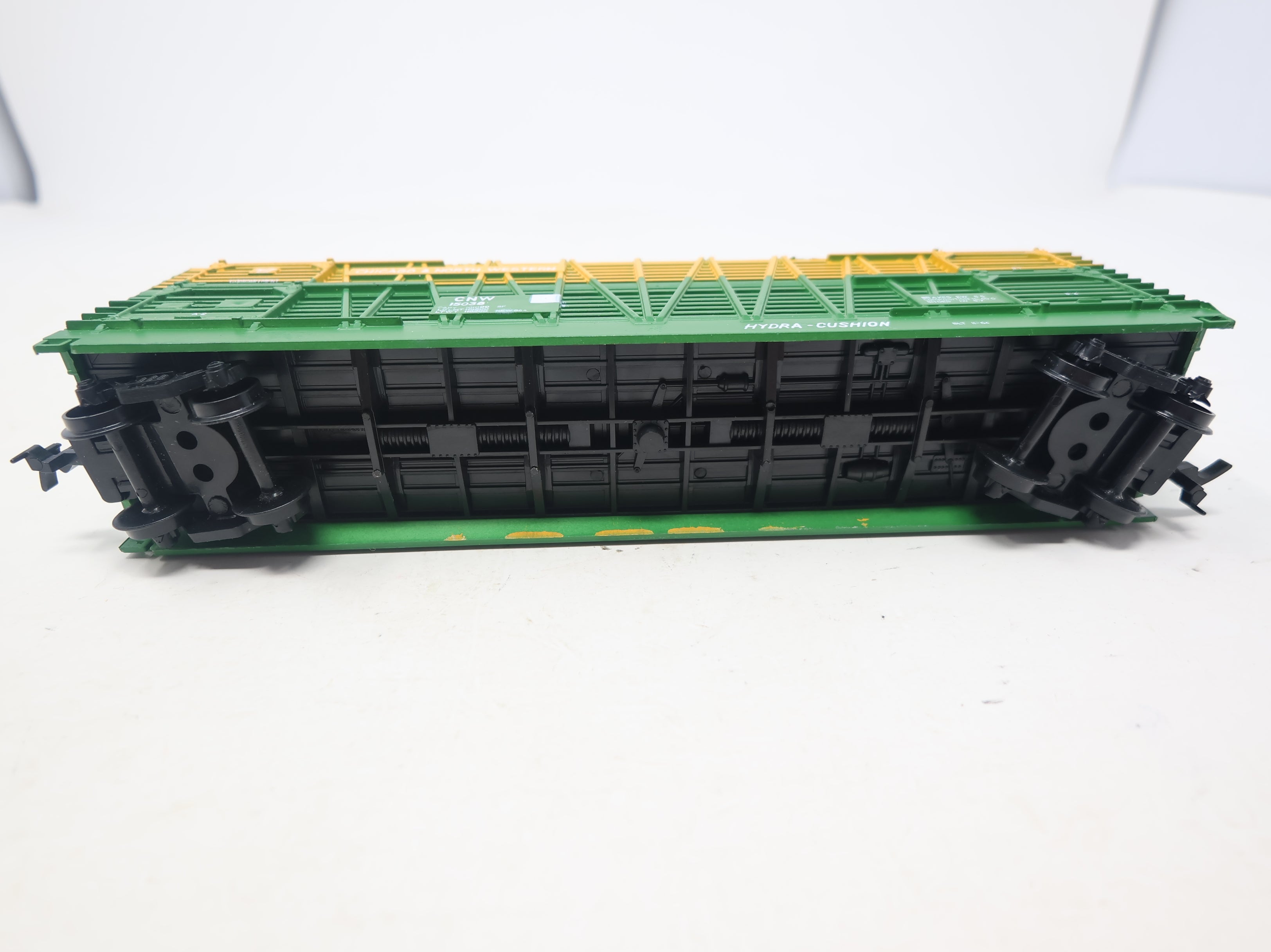 USED AHM HO Scale Hydra-Cushion Cattle Stock Car Chicago & North Western CNW #15038