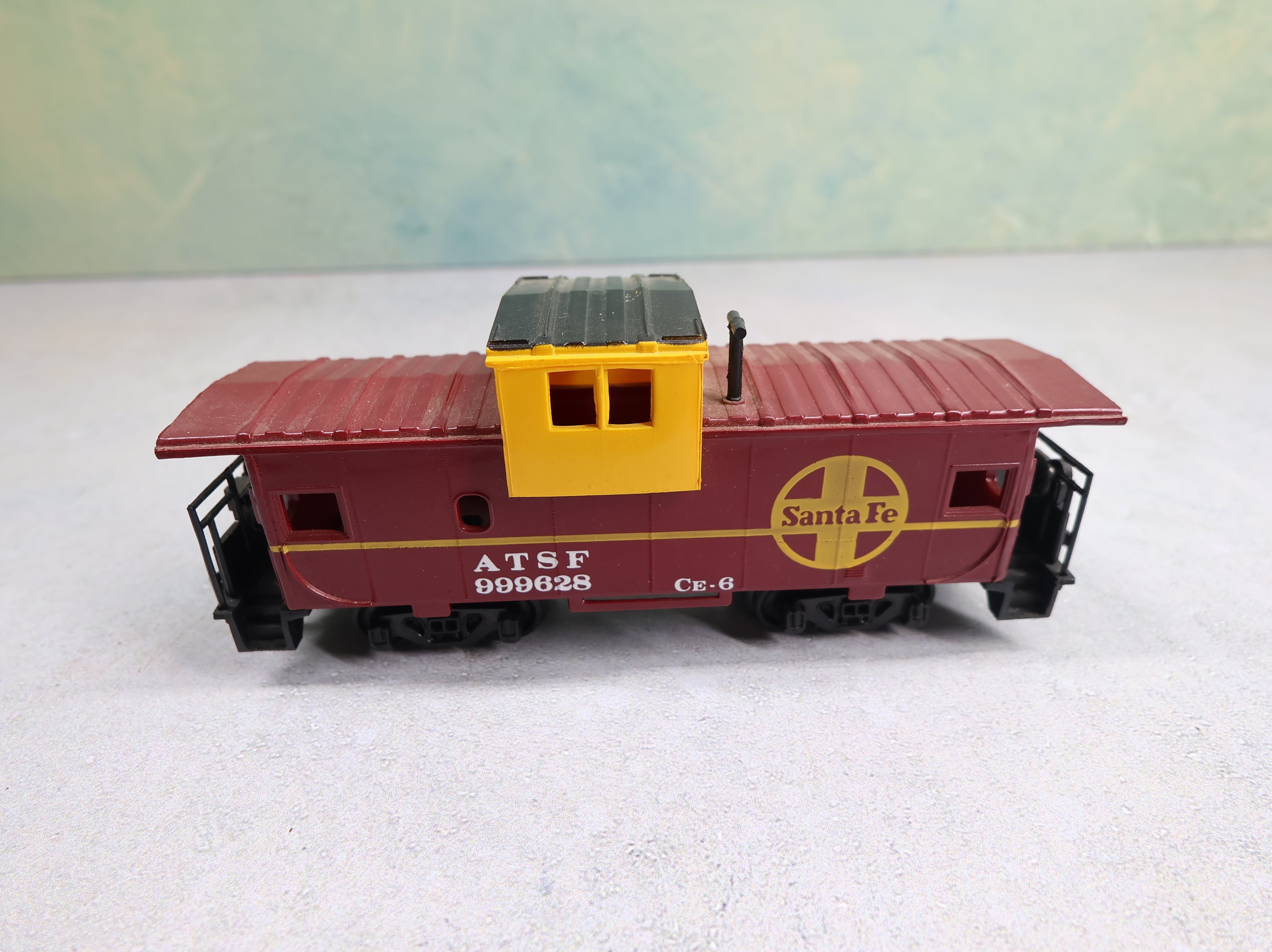 USED Bachmann HO Scale Caboose Santa Fe ATSF #999628