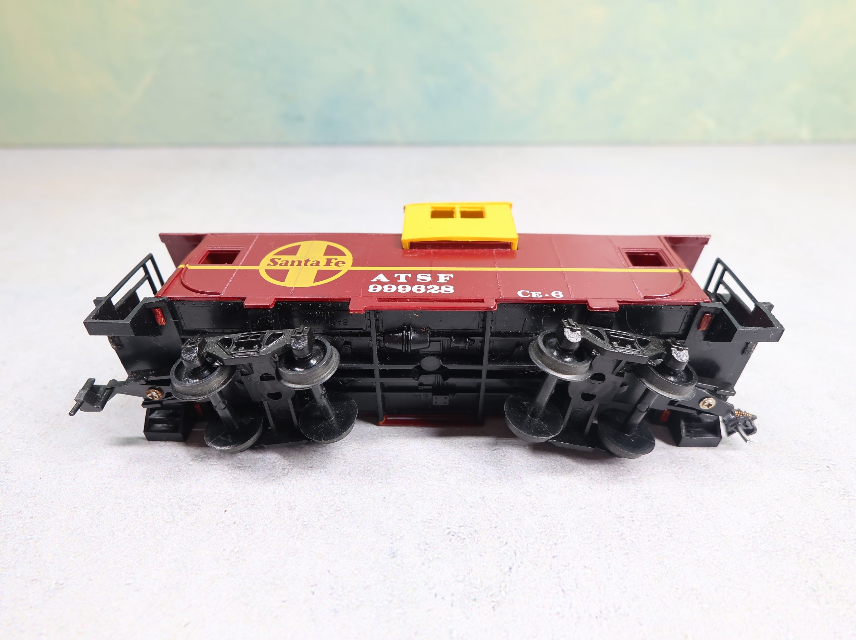 USED Bachmann HO Scale Caboose Santa Fe ATSF #999628