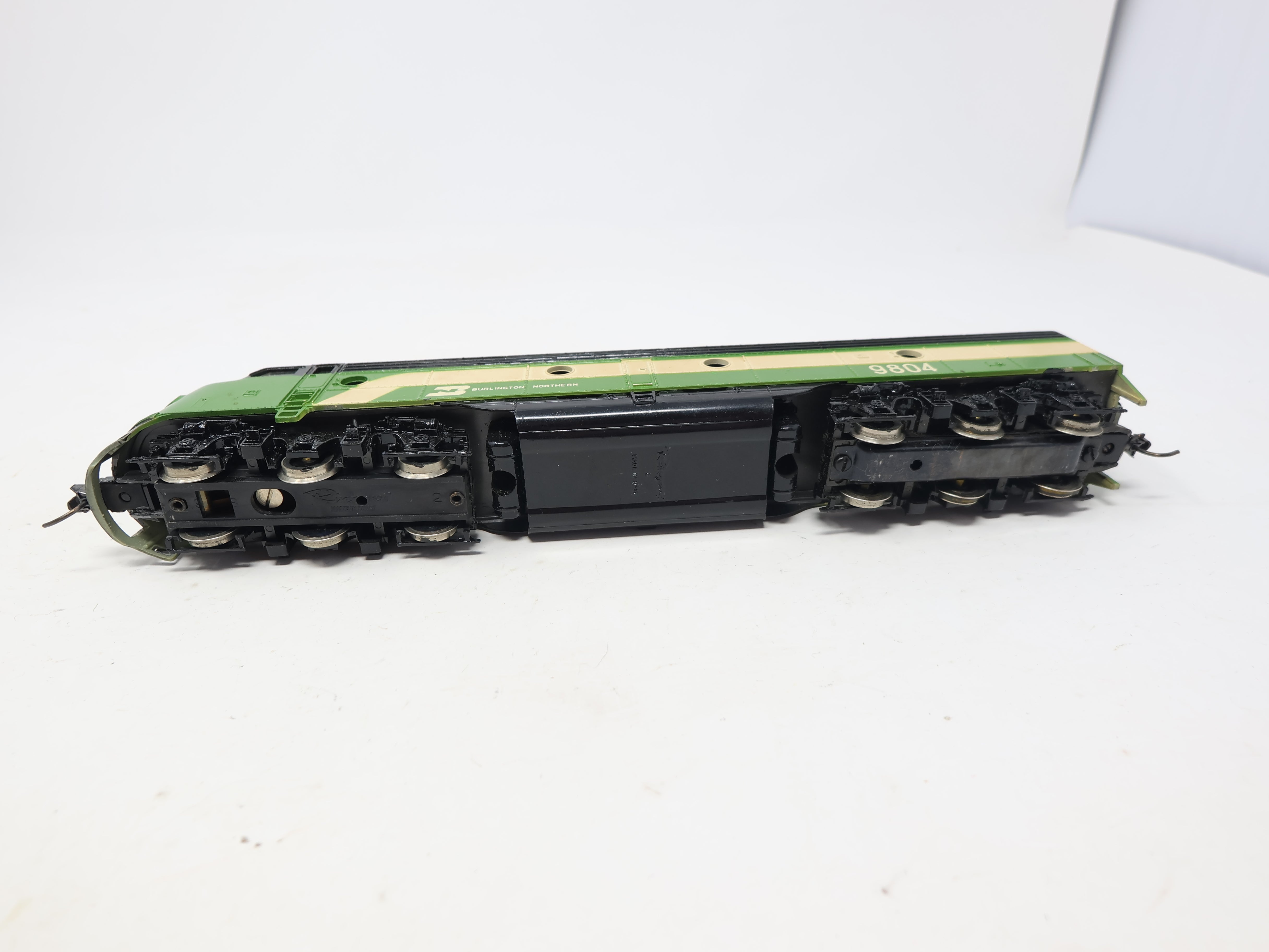 USED Rivarossi HO Scale, EMD E8 Diesel Locomotive, Burlington Northern #9804 (DC)