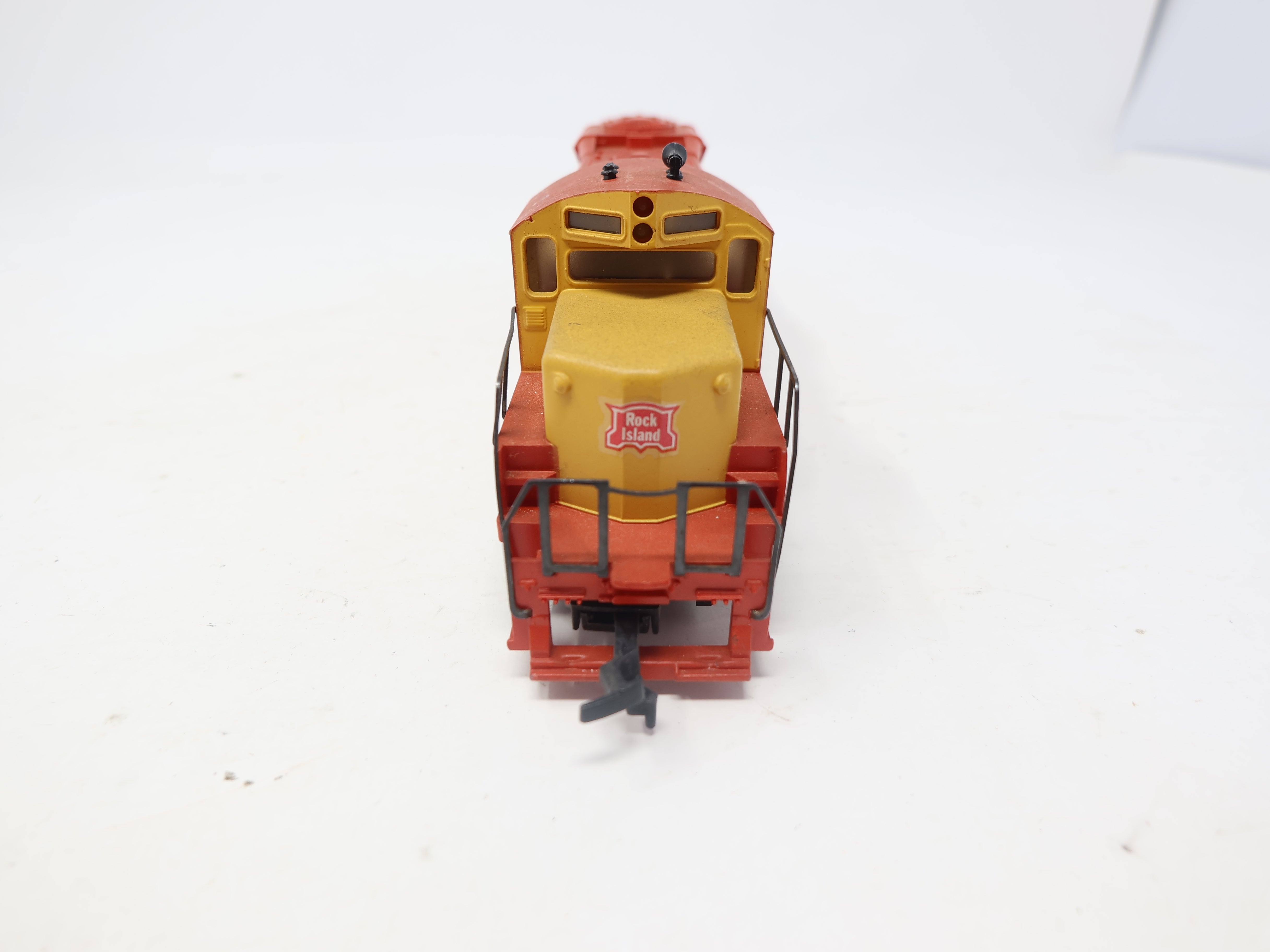 USED Cox HO Scale, GP38 Diesel Locomotive, Rock Island #1279 (DC)