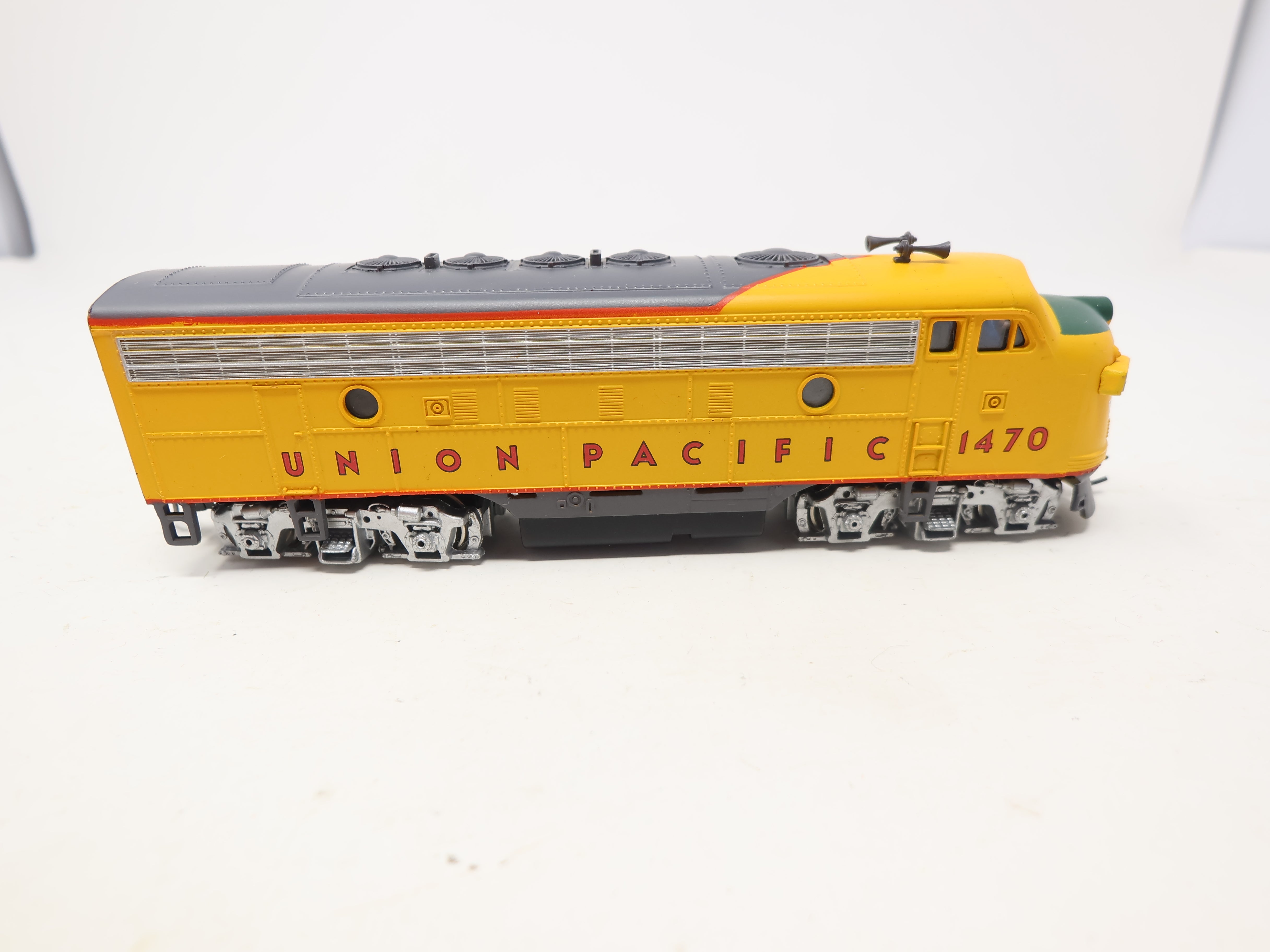 USED Bachmann HO Scale, EMD F7A Diesel Locomotive, Union Pacific #1470 (DC)