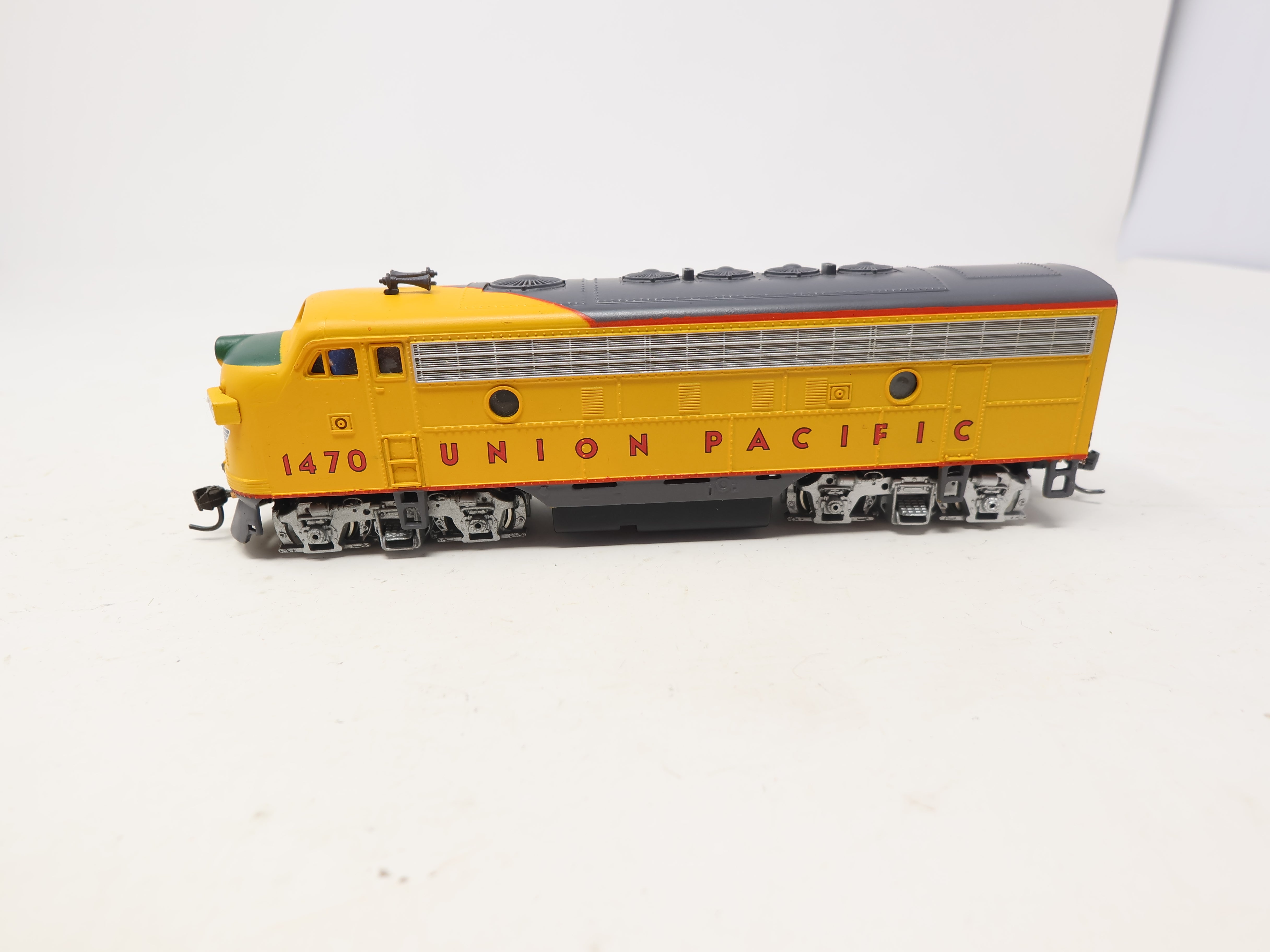 USED Bachmann HO Scale, EMD F7A Diesel Locomotive, Union Pacific #1470 (DC)