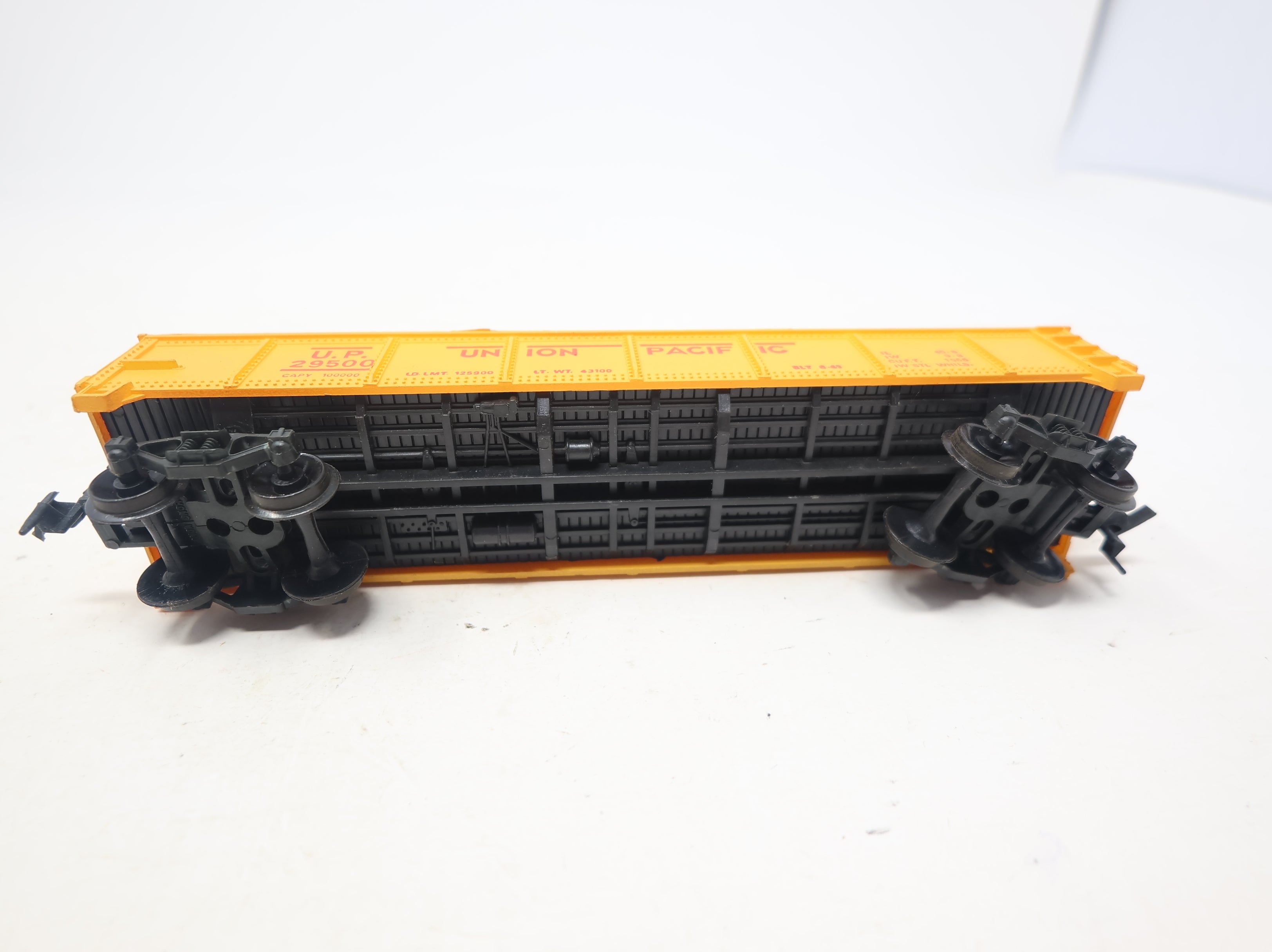 USED HO Scale 40' Gondola Union Pacific UP #29500 w/ Coal Load