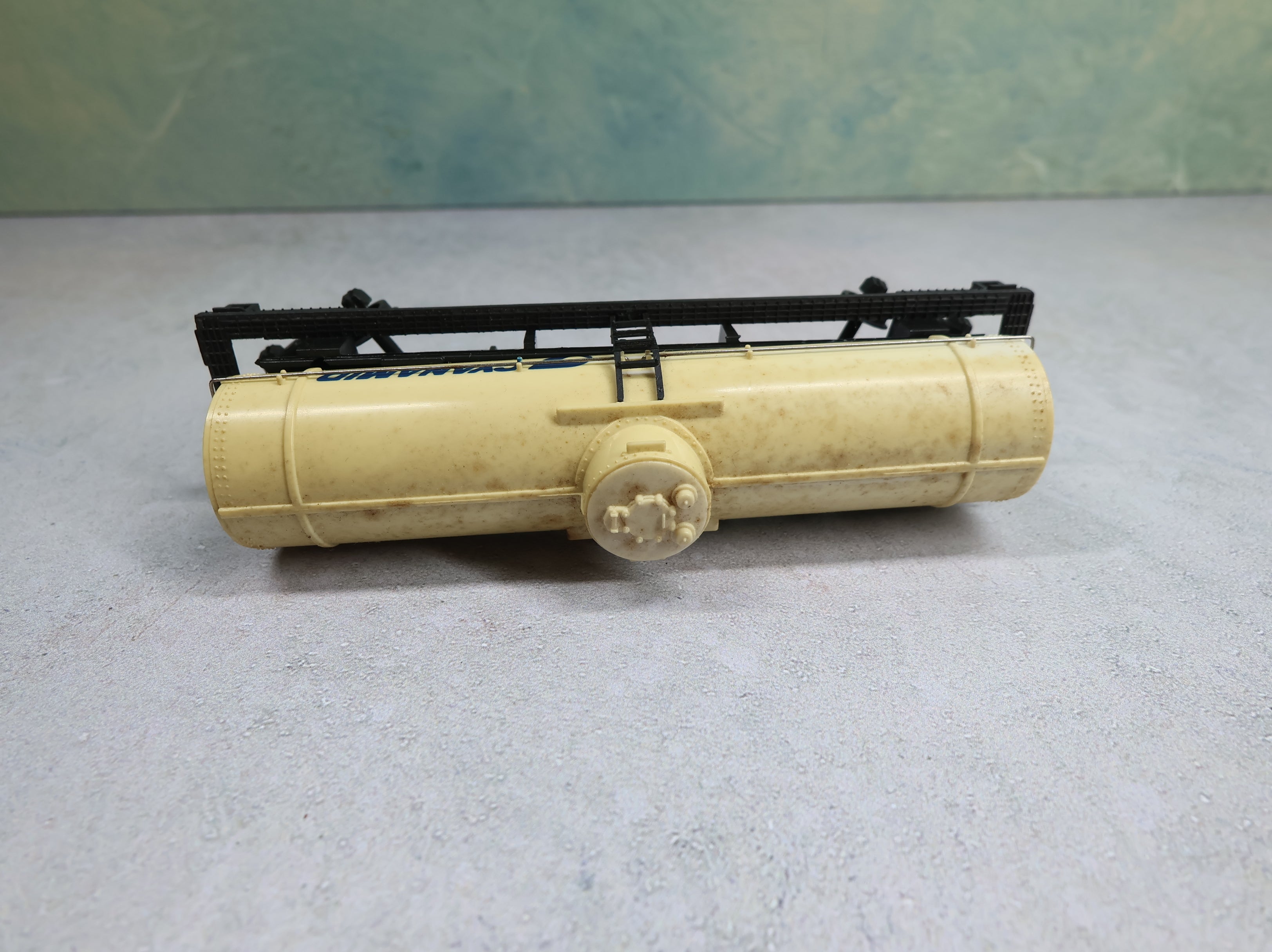 USED Bachmann HO Scale Single Dome Tank Car Cyanamid