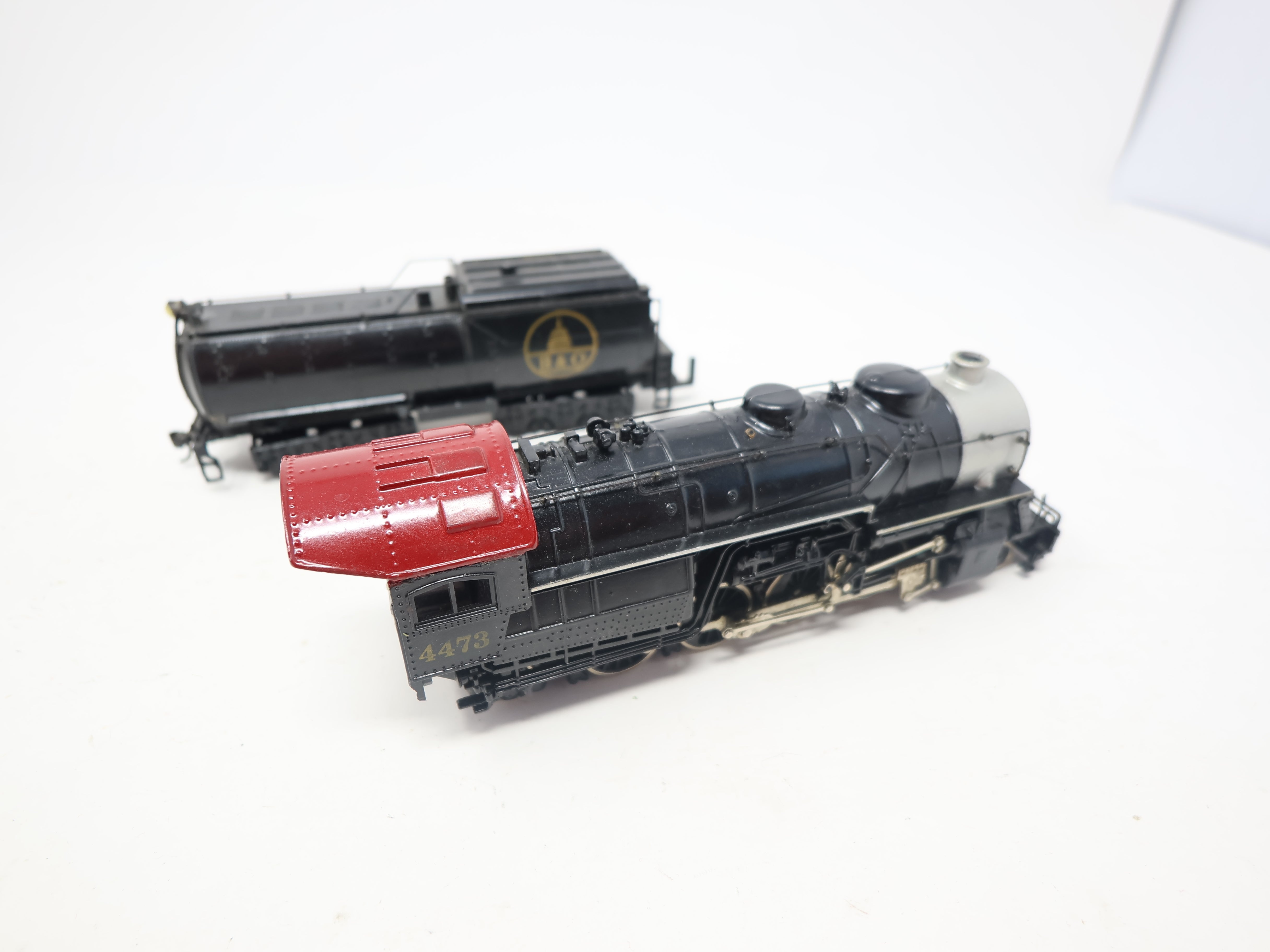 USED Bachmann HO Scale, 2-8-2 Mikado Steam Locomotive & Vanderbilt Tender, Baltimore and Ohio B&O #4473 (DC)