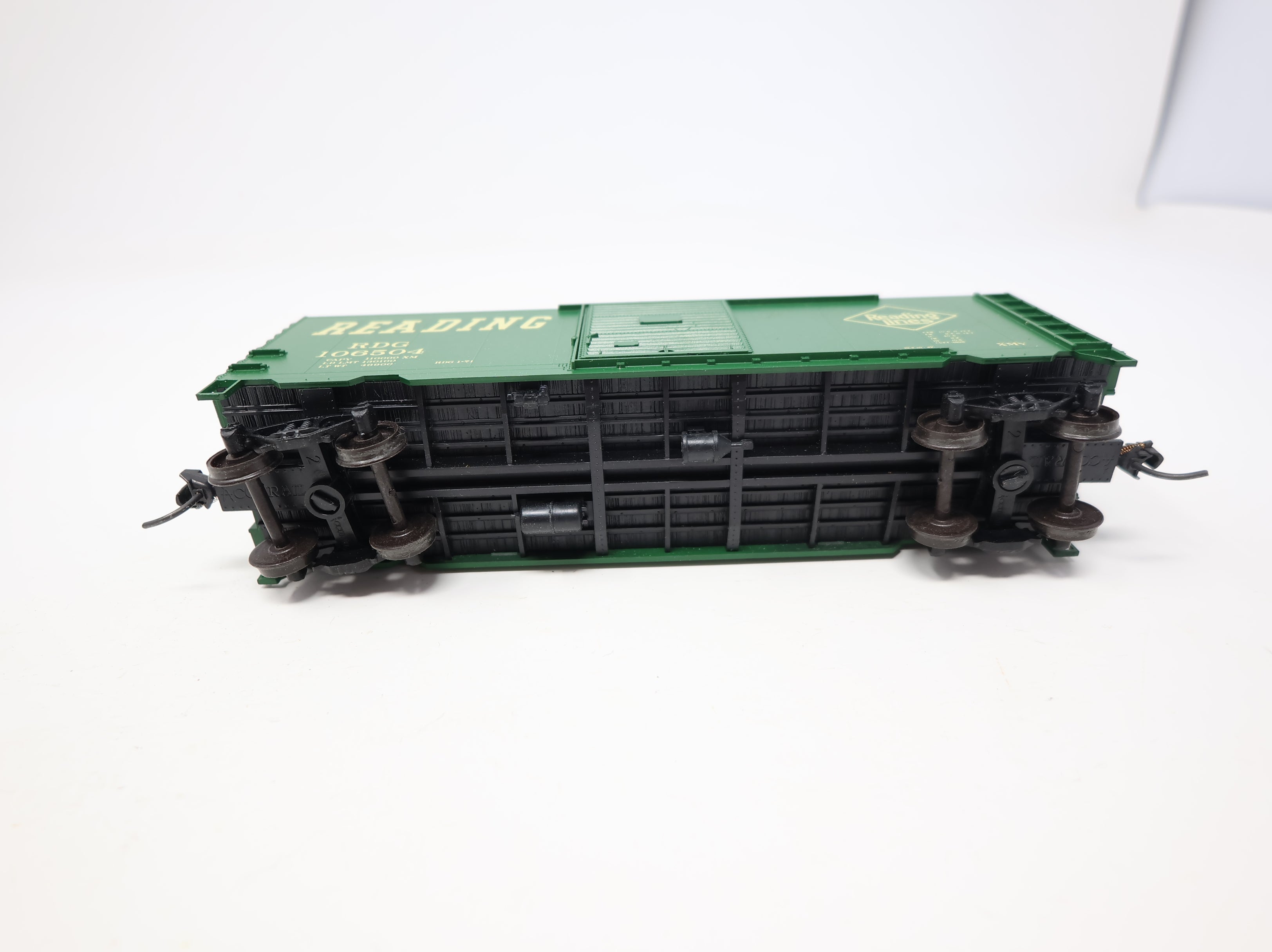 USED Accurail HO Scale 40' Box Car Reading RDG #106504