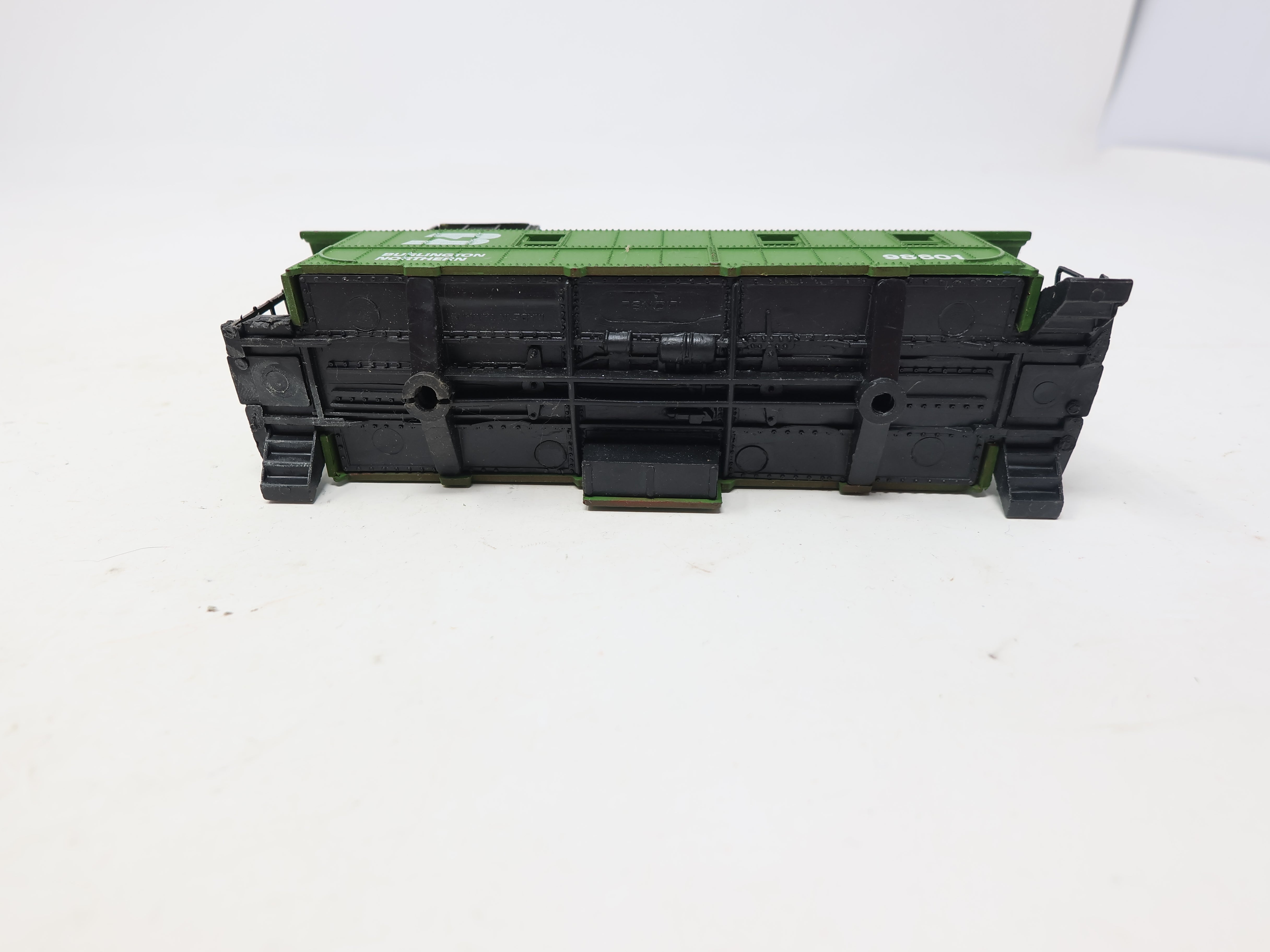 USED Lionel HO Scale, Caboose, Burlington Northern #98601