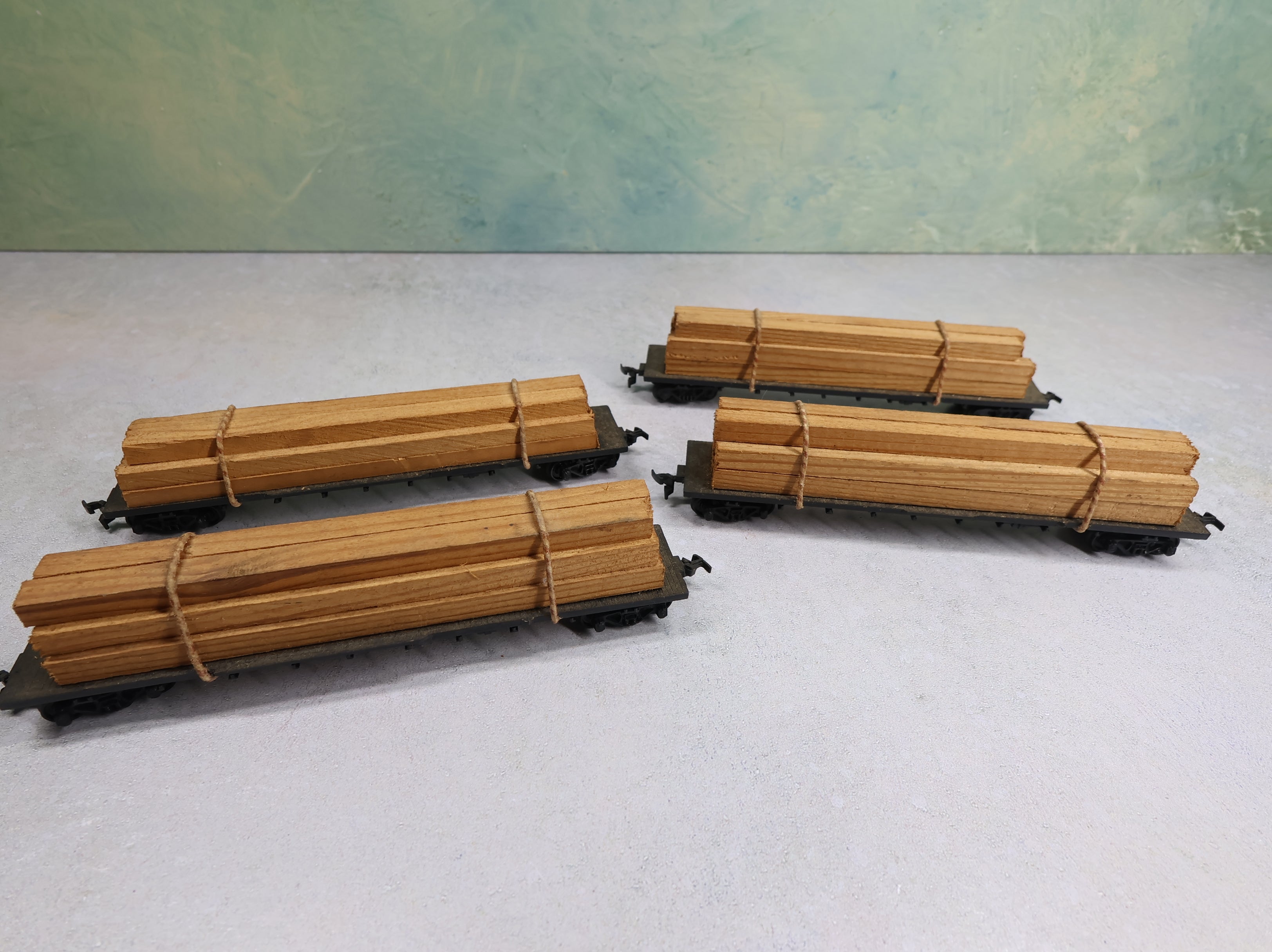 USED Athearn HO Scale 50' Flat Cars w/ Lumber Load (4 pcs)