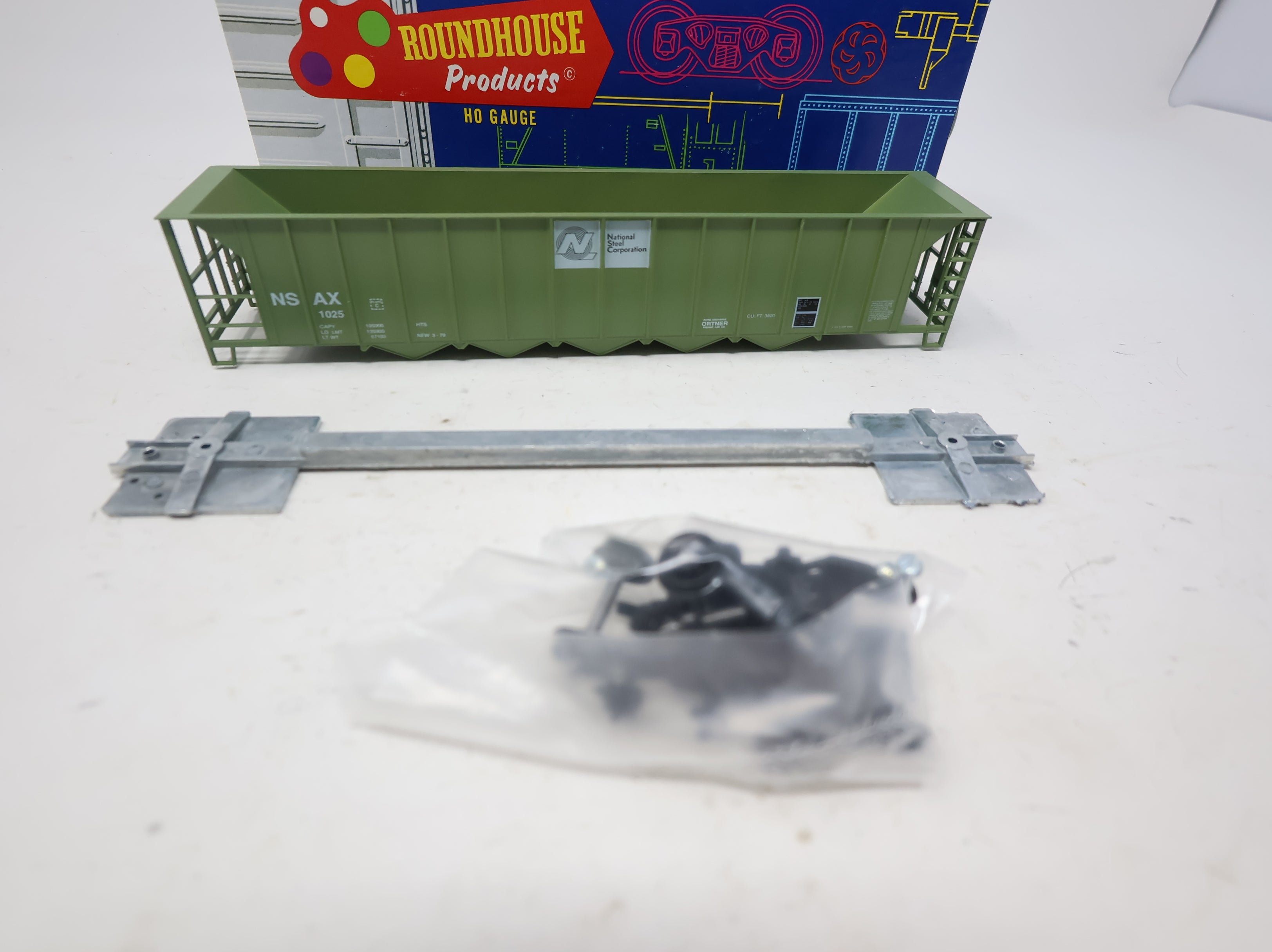 USED Roundhouse 1730 HO Scale 5 Bay Rapid Discharge Hopper National Steel Corporation NSAX #1025 KIT