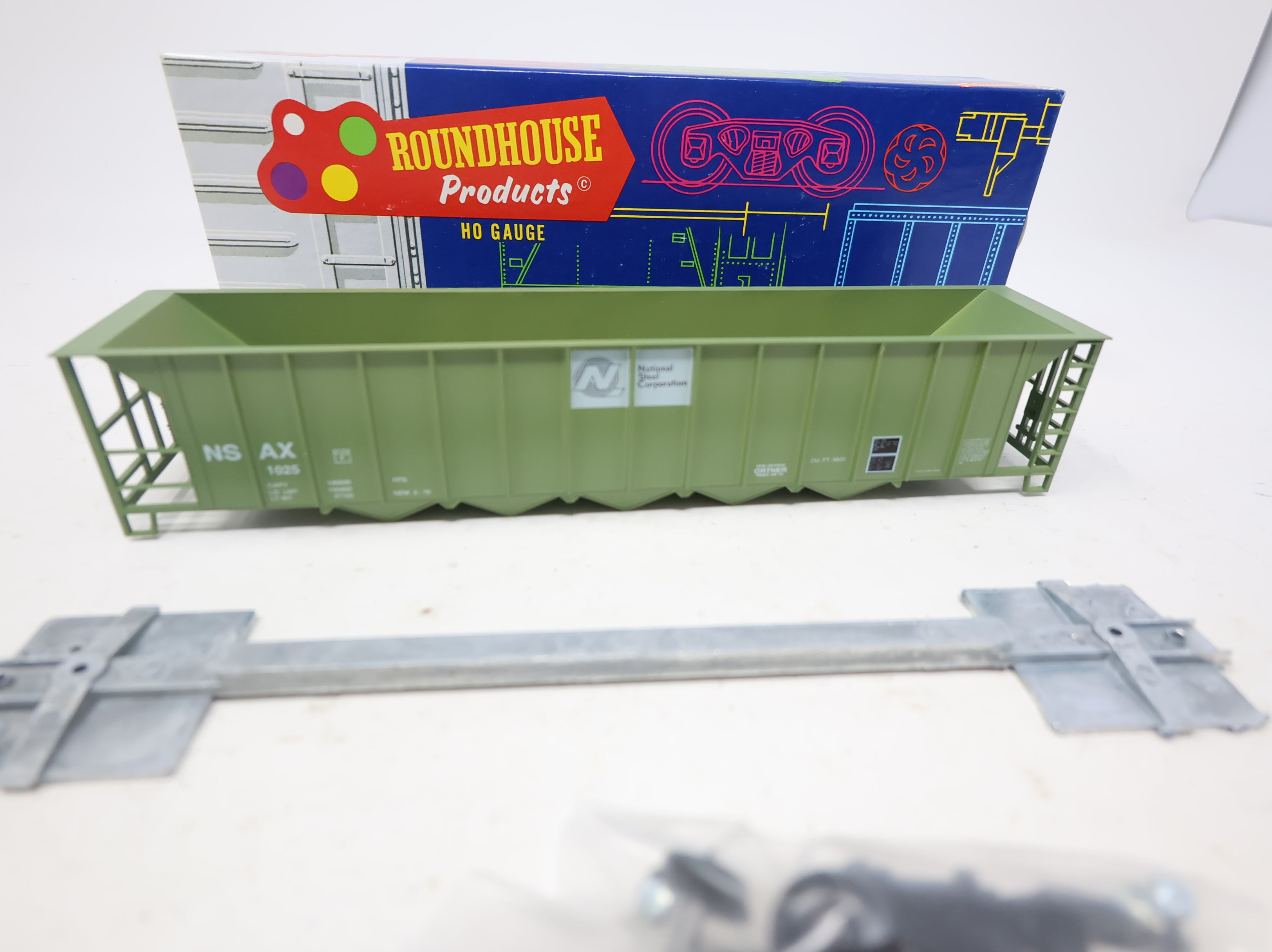 USED Roundhouse 1730 HO Scale 5 Bay Rapid Discharge Hopper National Steel Corporation NSAX #1025 KIT