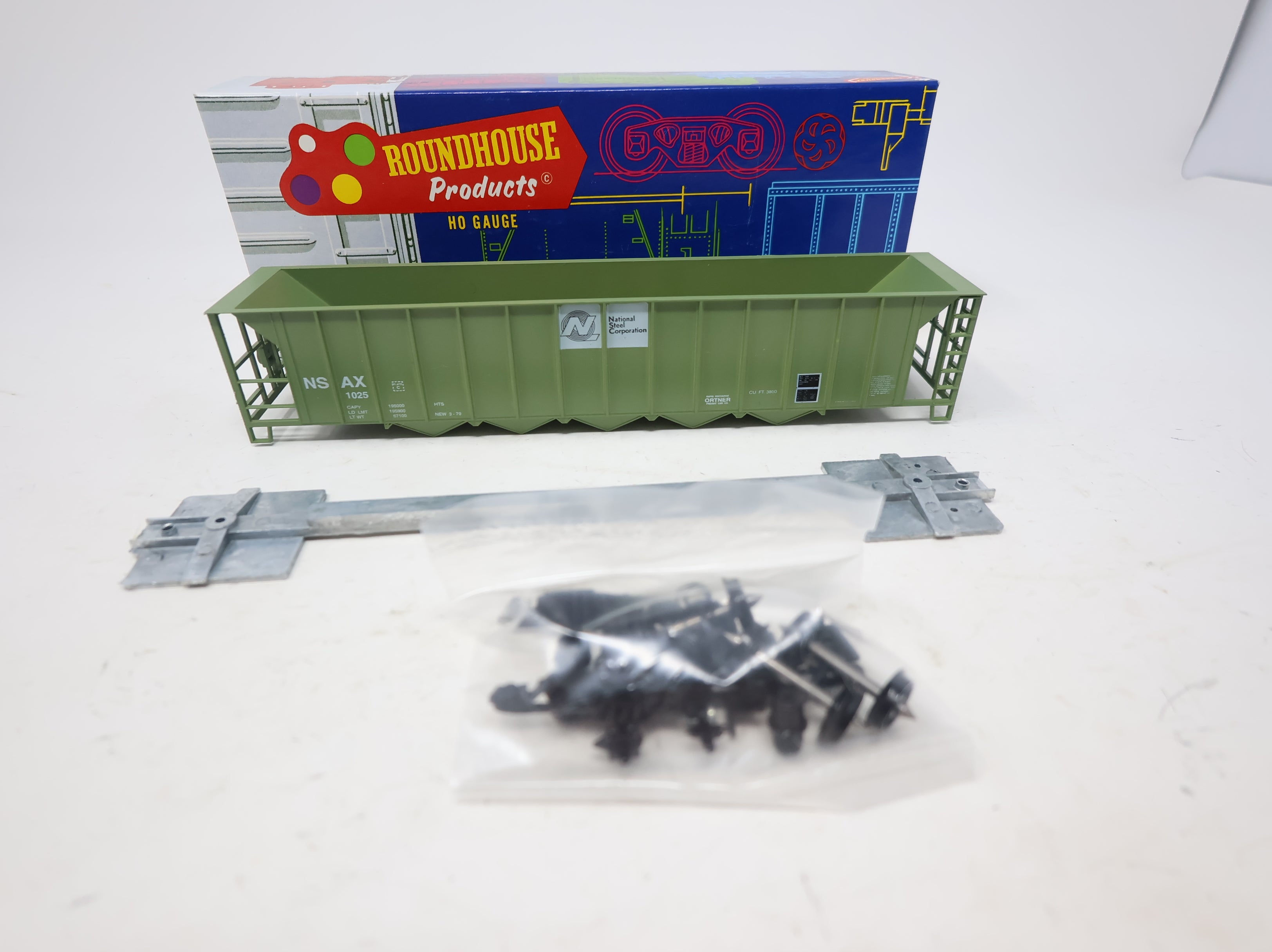 USED Roundhouse 1730 HO Scale 5 Bay Rapid Discharge Hopper National Steel Corporation NSAX #1025 KIT