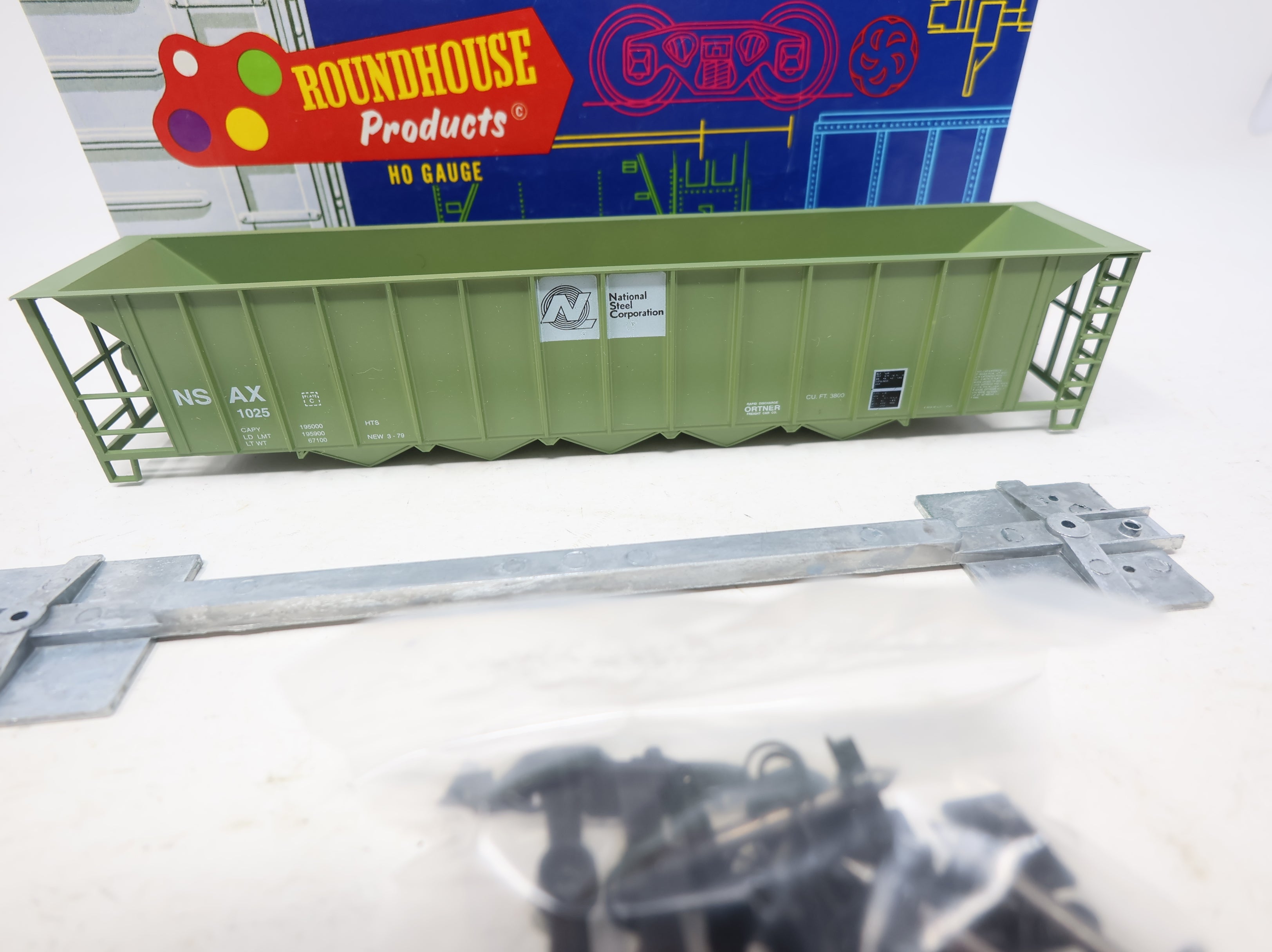 USED Roundhouse 1730 HO Scale 5 Bay Rapid Discharge Hopper National Steel Corporation NSAX #1025 KIT