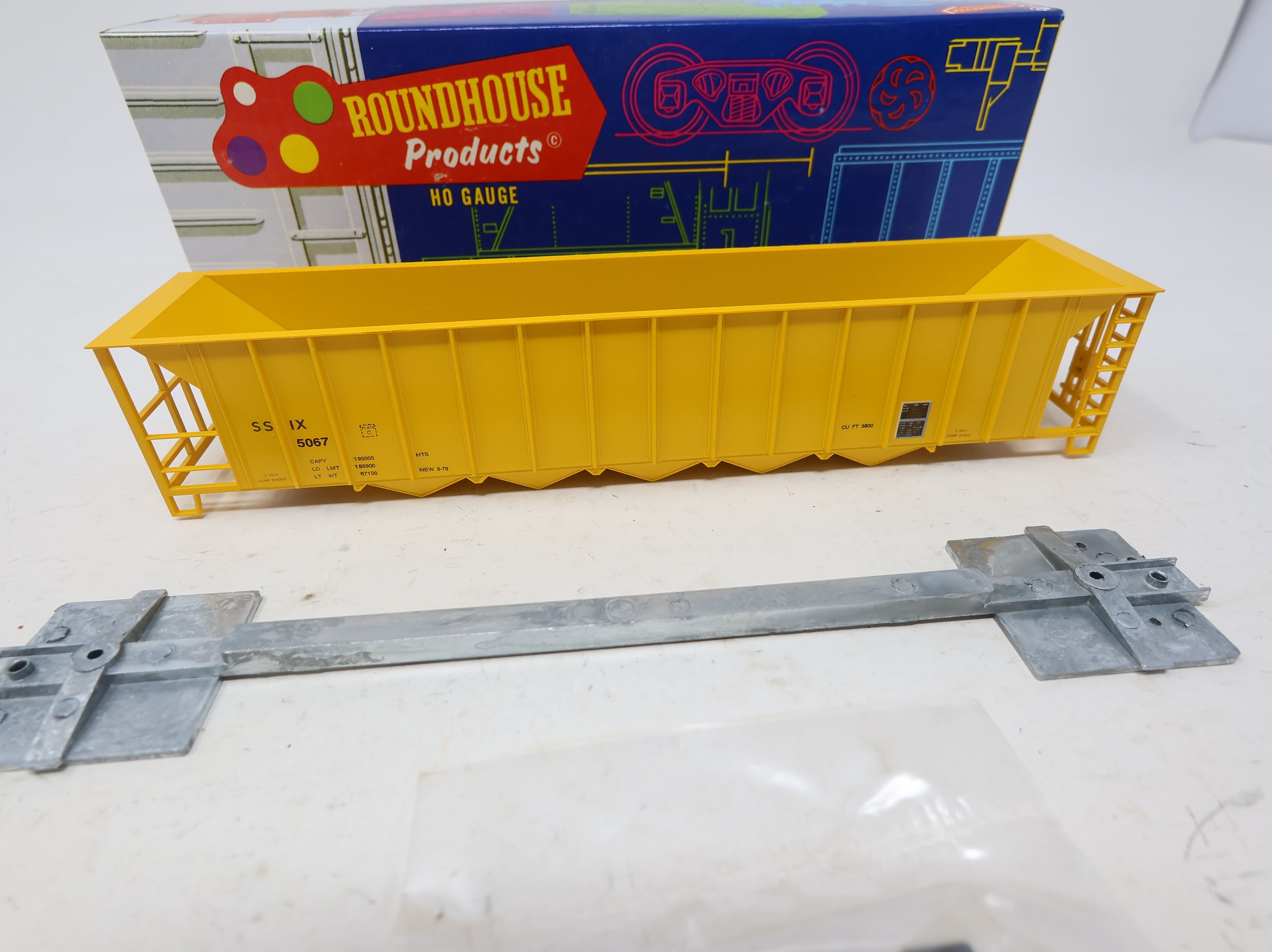 USED Roundhouse 1733 HO Scale 5 Bay Rapid Discharge Hopper Itel Corporation SSIX #5067 KIT