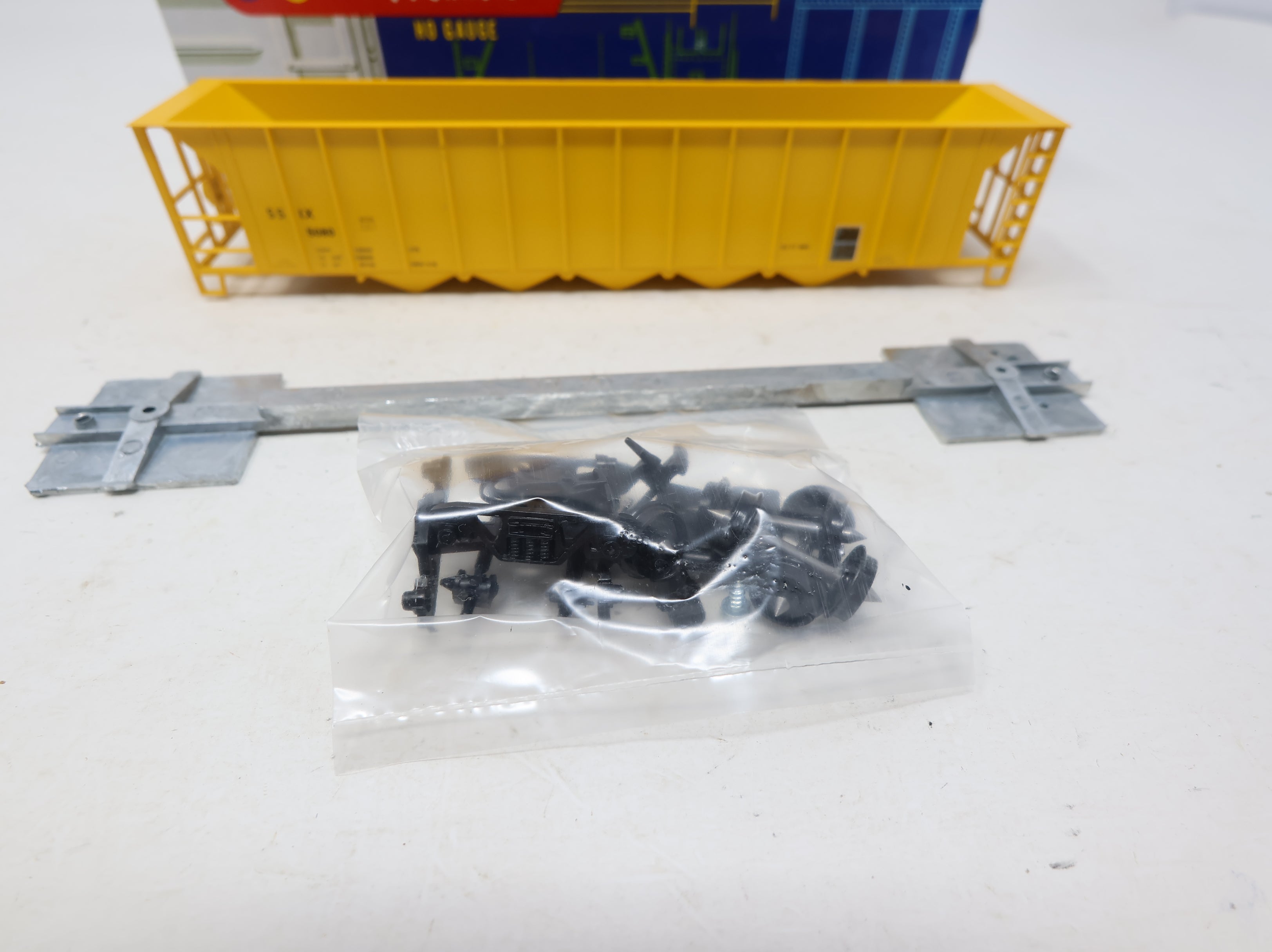 USED Roundhouse 1733 HO Scale 5 Bay Rapid Discharge Hopper Itel Corporation SSIX #5080 KIT