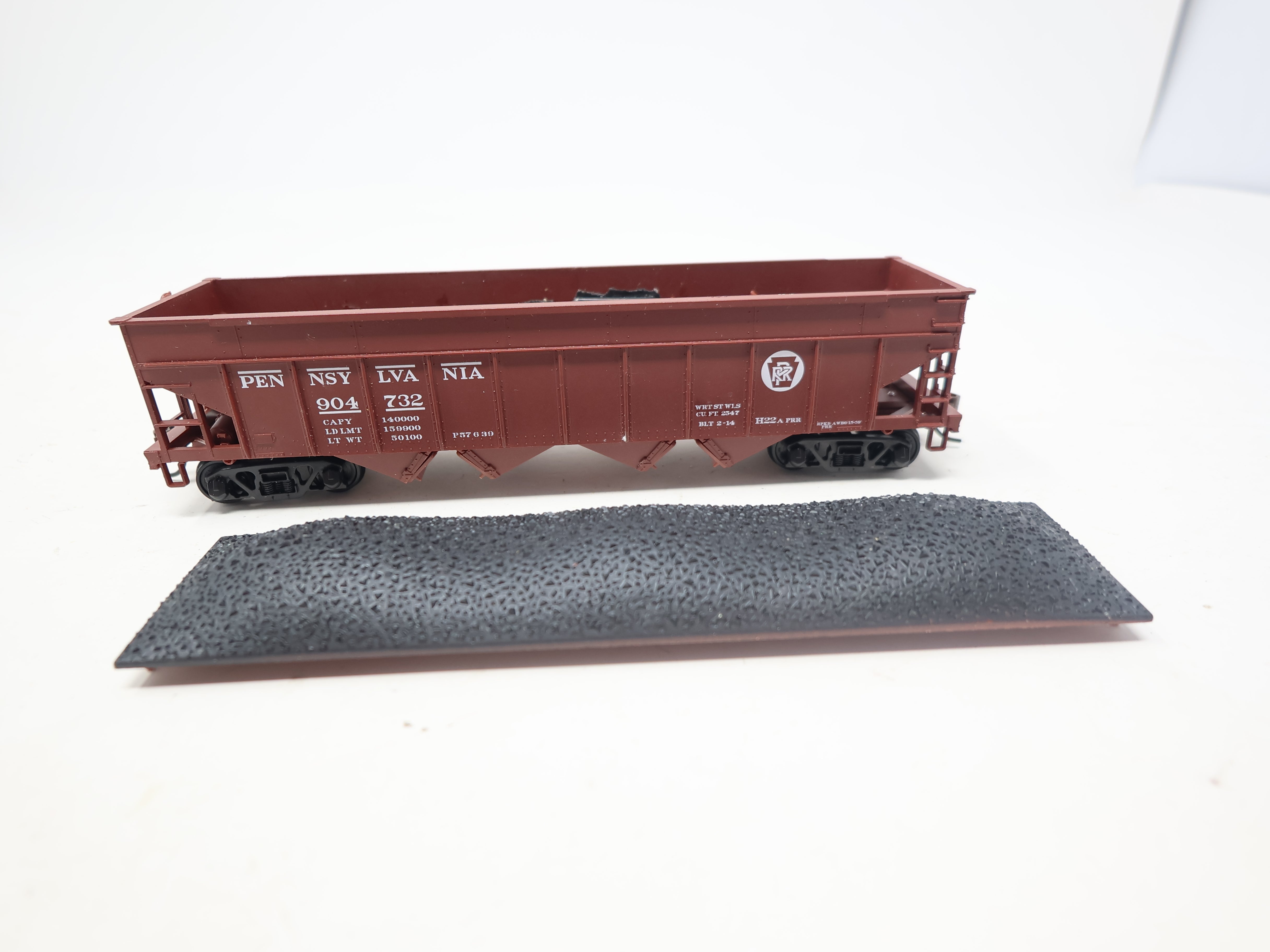 USED Bowser 56831 HO Scale, H22A 4 Bay Hopper, Pennsylvania PRR #904732