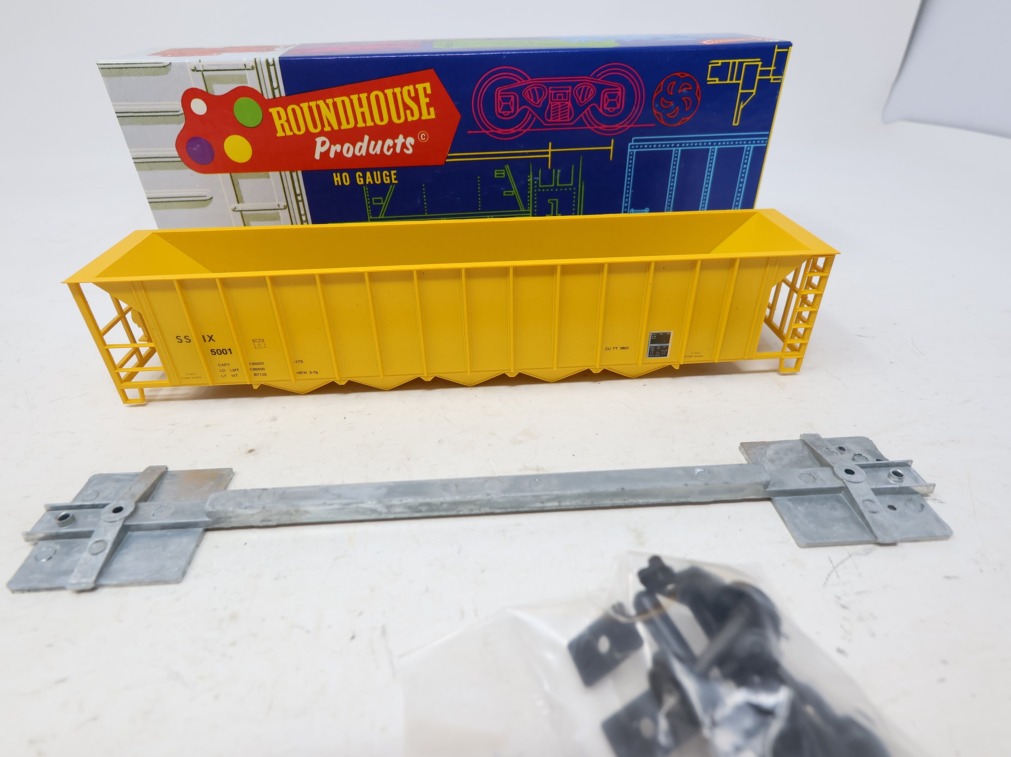 USED Roundhouse 1733 HO Scale 5 Bay Rapid Discharge Hopper Itel Corporation SSIX #5001 KIT