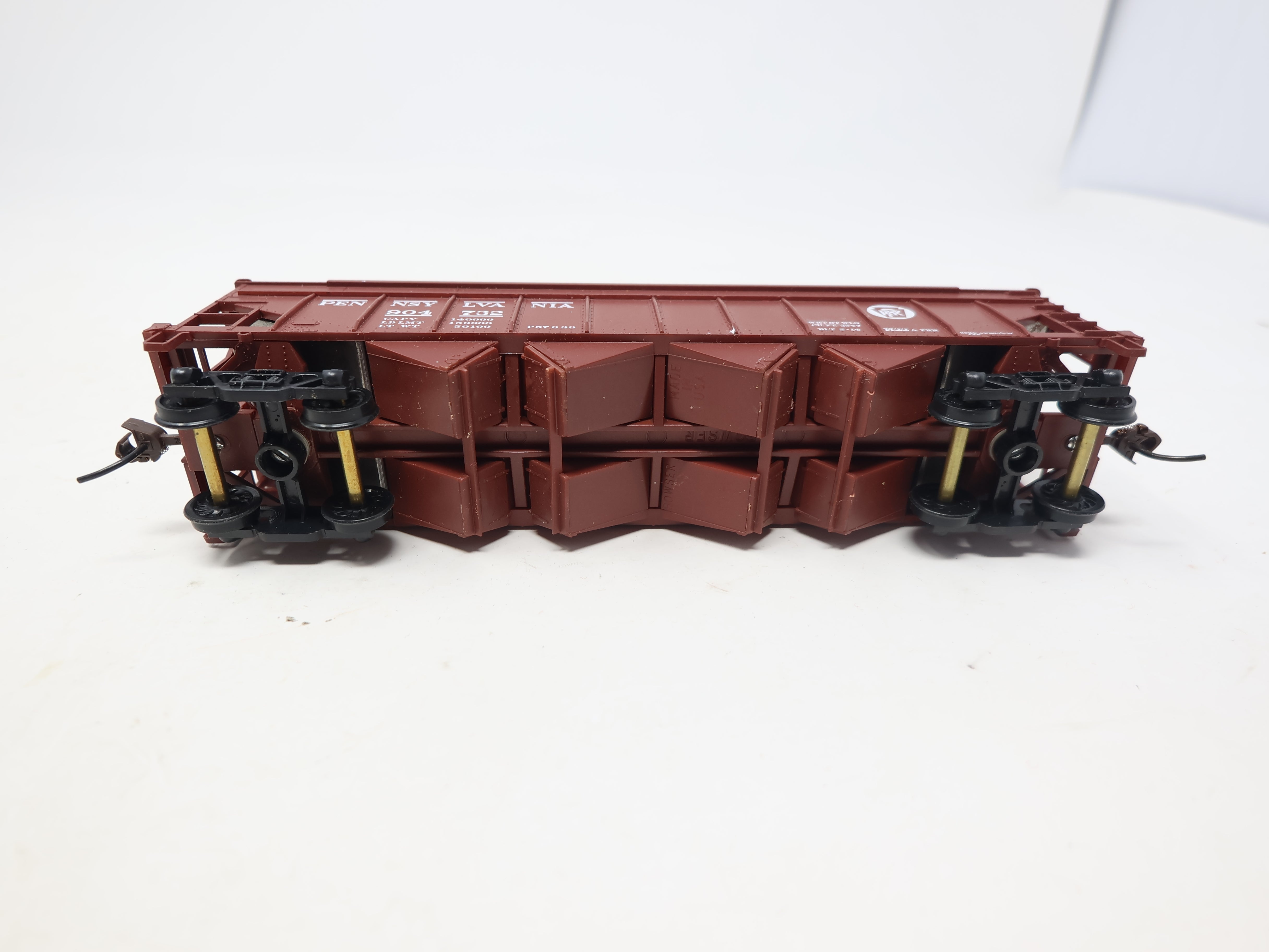 USED Bowser 56831 HO Scale, H22A 4 Bay Hopper, Pennsylvania PRR #904732