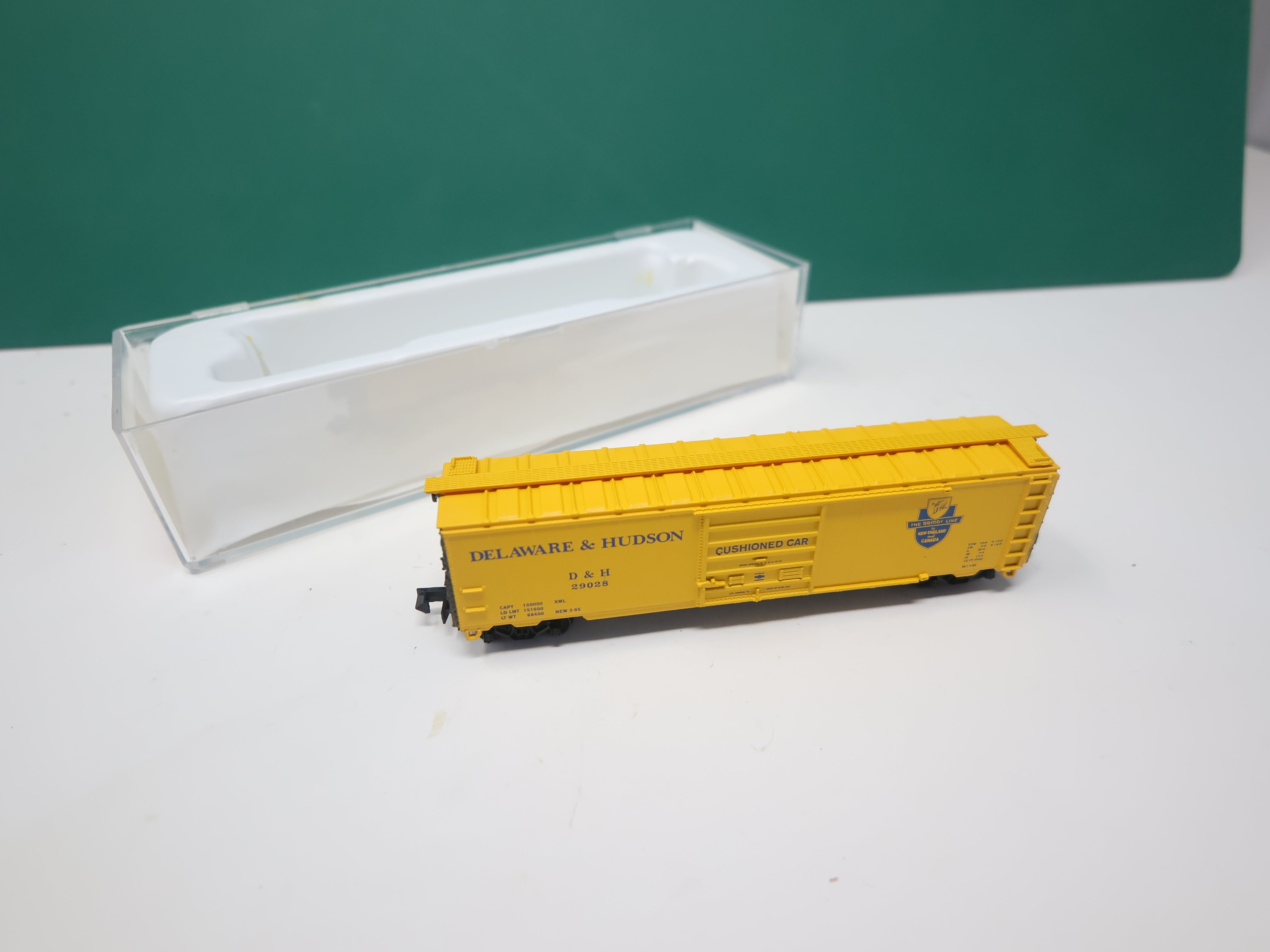 USED Con-Cor 0001-041204-3 N Scale, 50' Box Car, Delaware and Hudson DH #29028