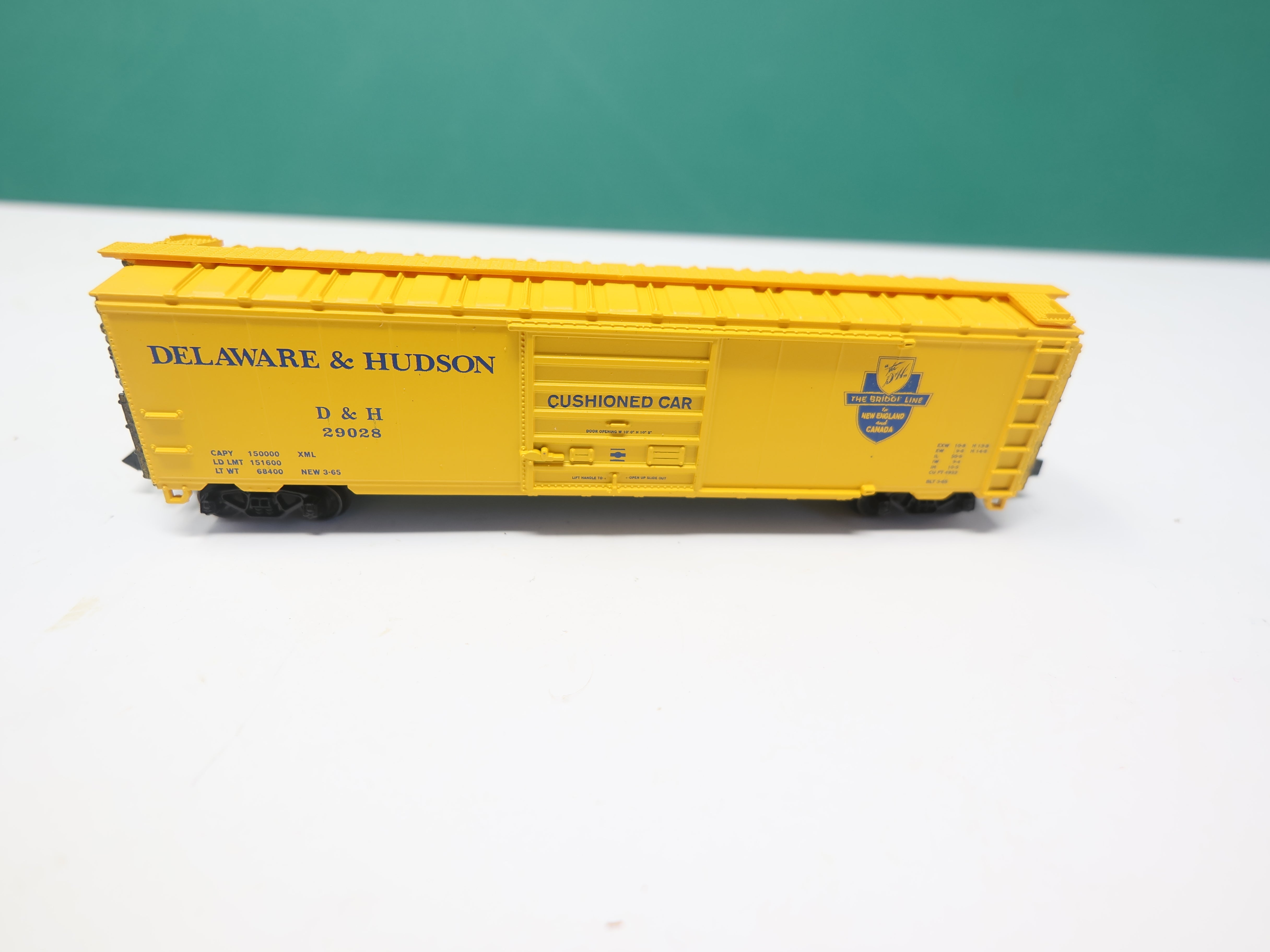 USED Con-Cor 0001-041204-3 N Scale, 50' Box Car, Delaware and Hudson DH #29028