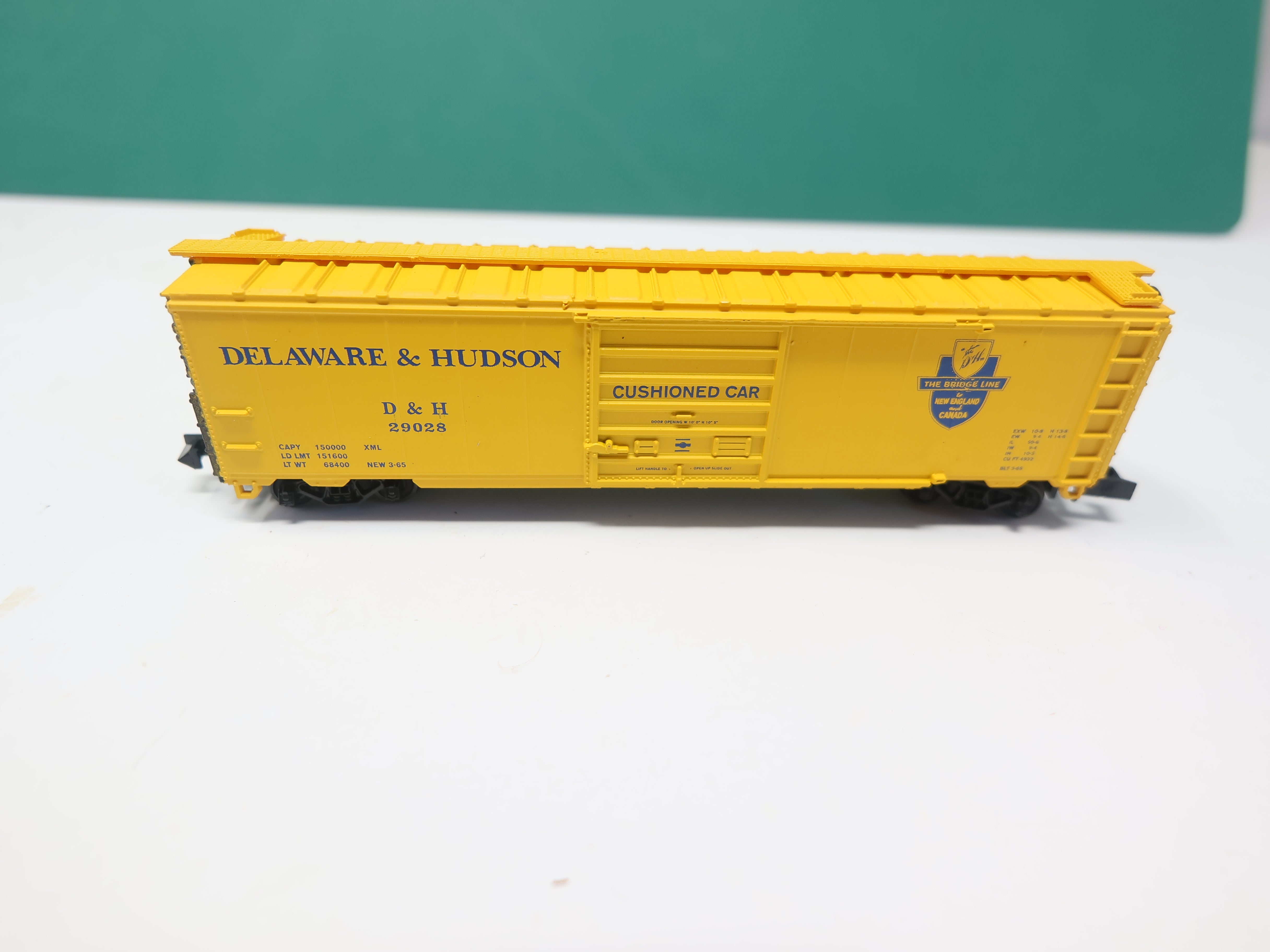 USED Con-Cor 0001-041204-3 N Scale, 50' Box Car, Delaware and Hudson DH #29028