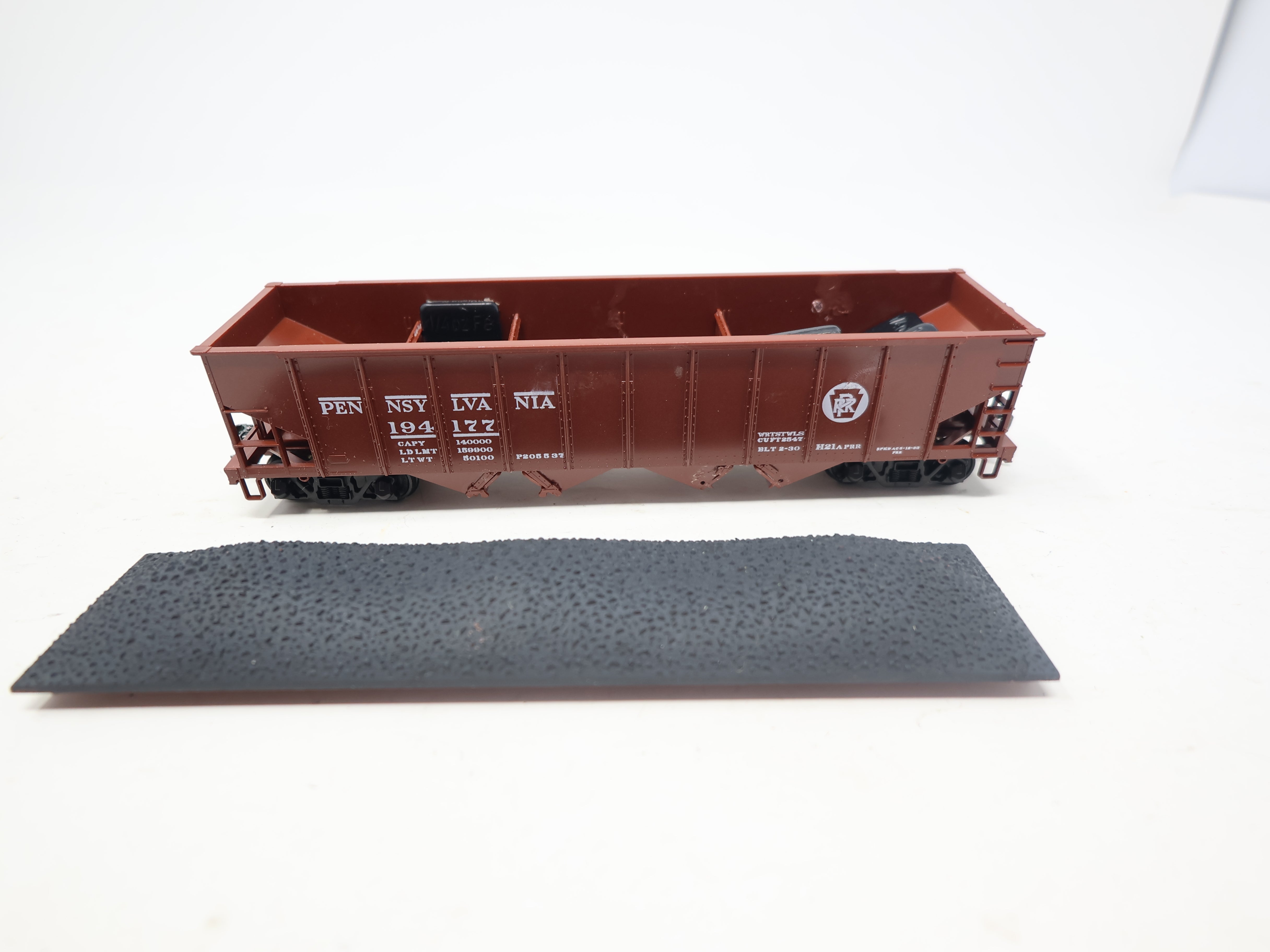 USED Bowser 54051 HO Scale, H21 4 Bay Hopper, Pennsylvania PRR #194177