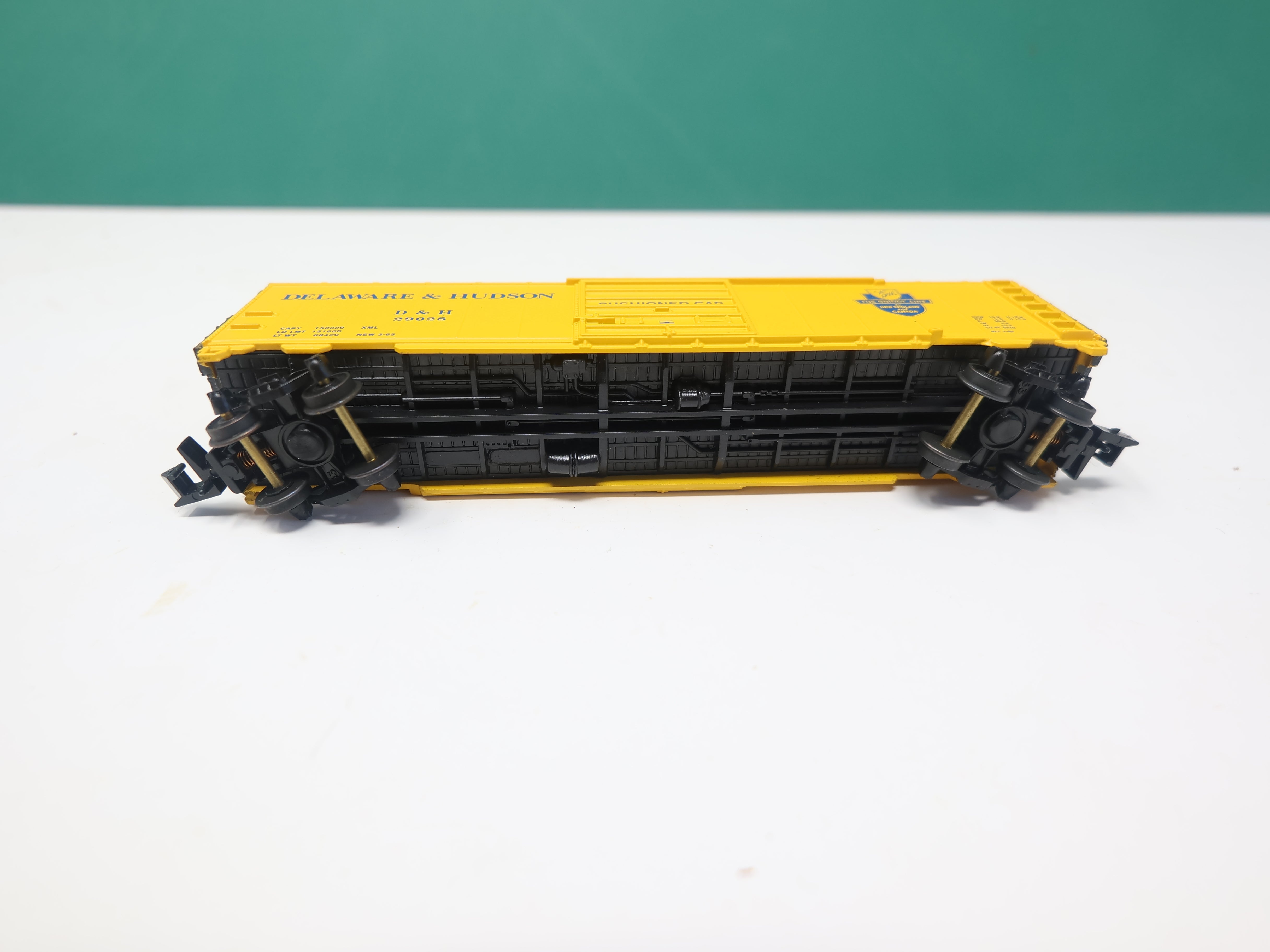 USED Con-Cor 0001-041204-3 N Scale, 50' Box Car, Delaware and Hudson DH #29028