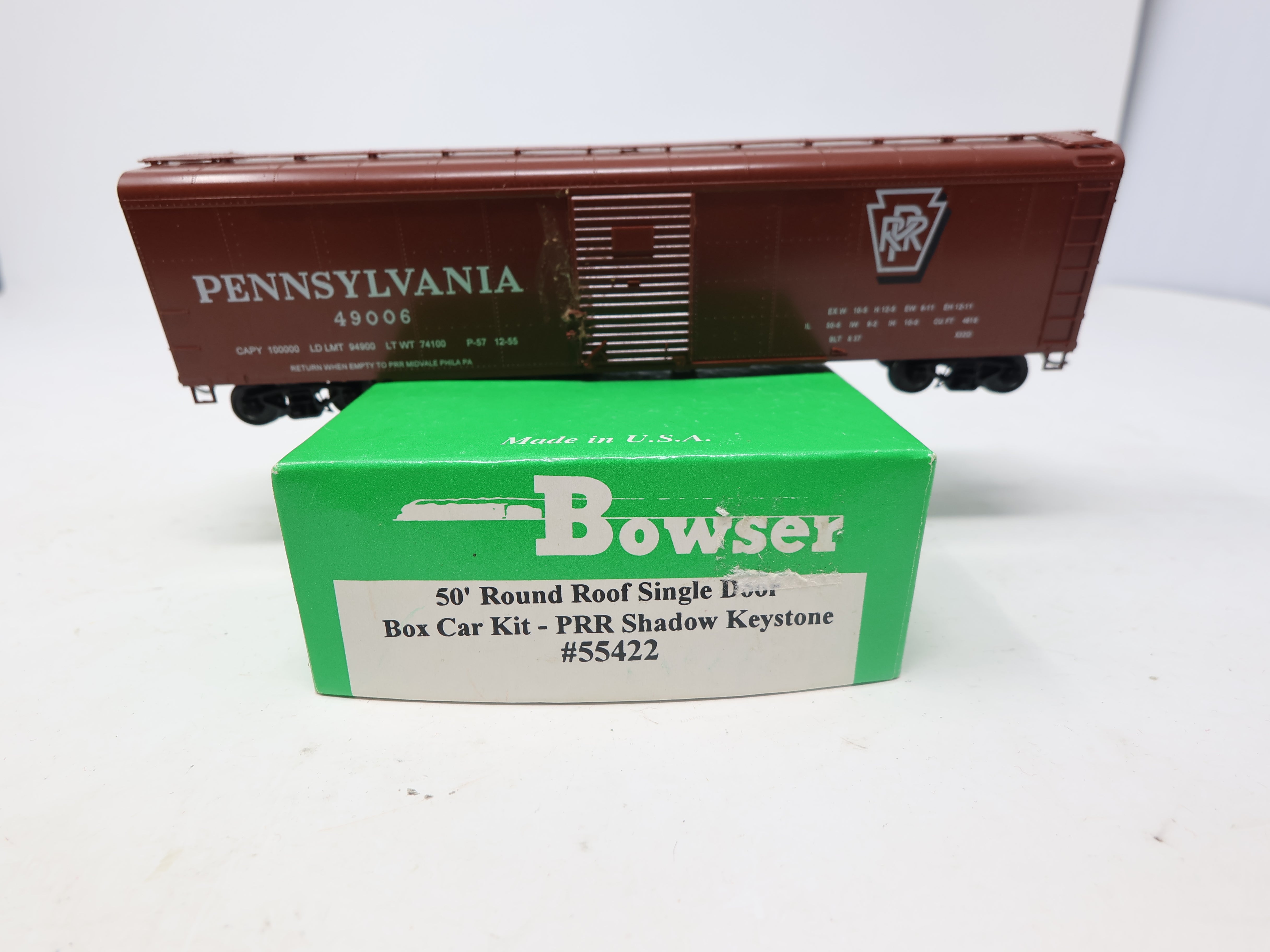 USED Bowser 55422 HO Scale, 50' Rounded Roof Single Door Box Car, Pennsylvania PRR #49006, Shadow Keystone