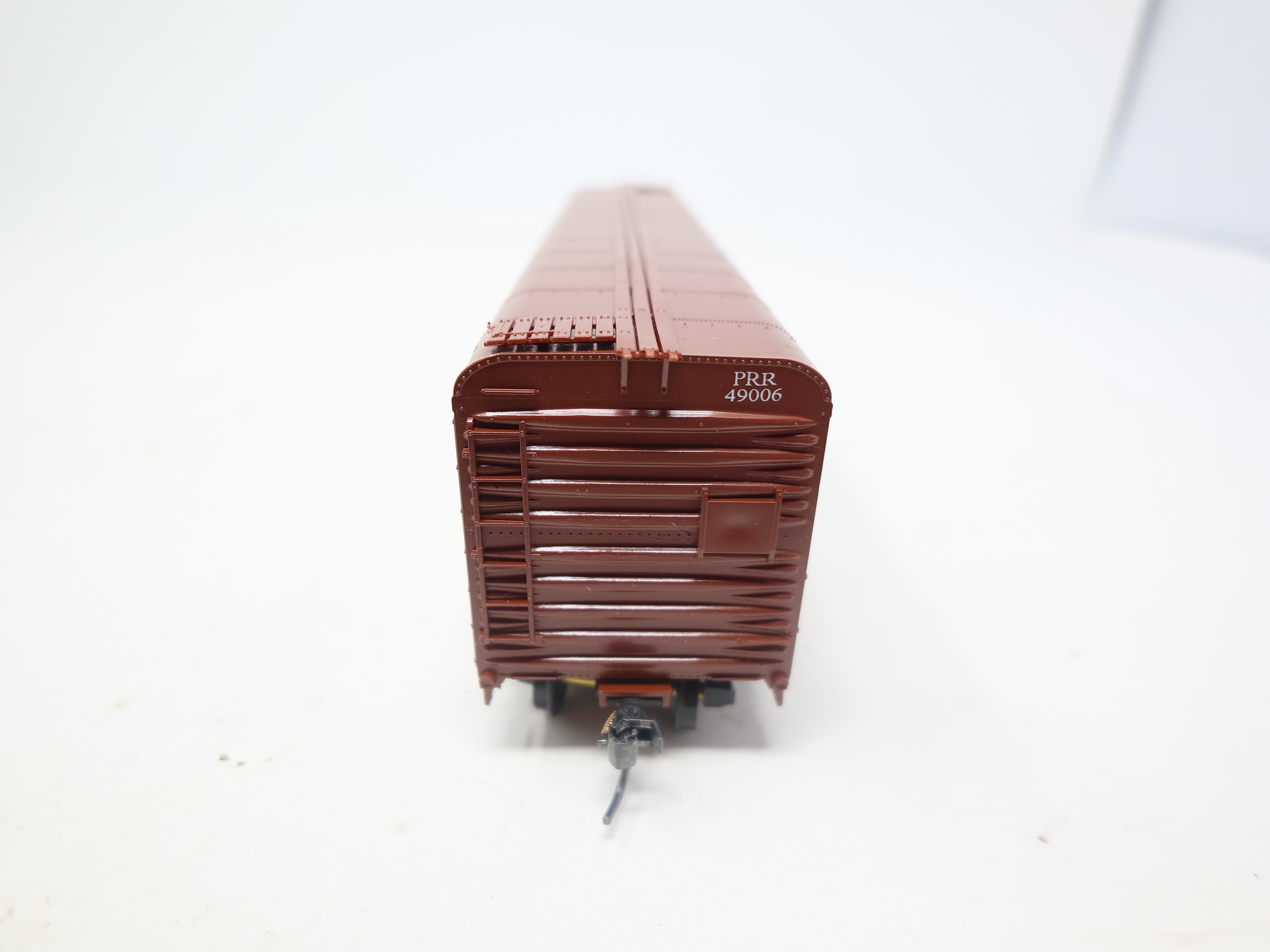 USED Bowser 55422 HO Scale, 50' Rounded Roof Single Door Box Car, Pennsylvania PRR #49006, Shadow Keystone