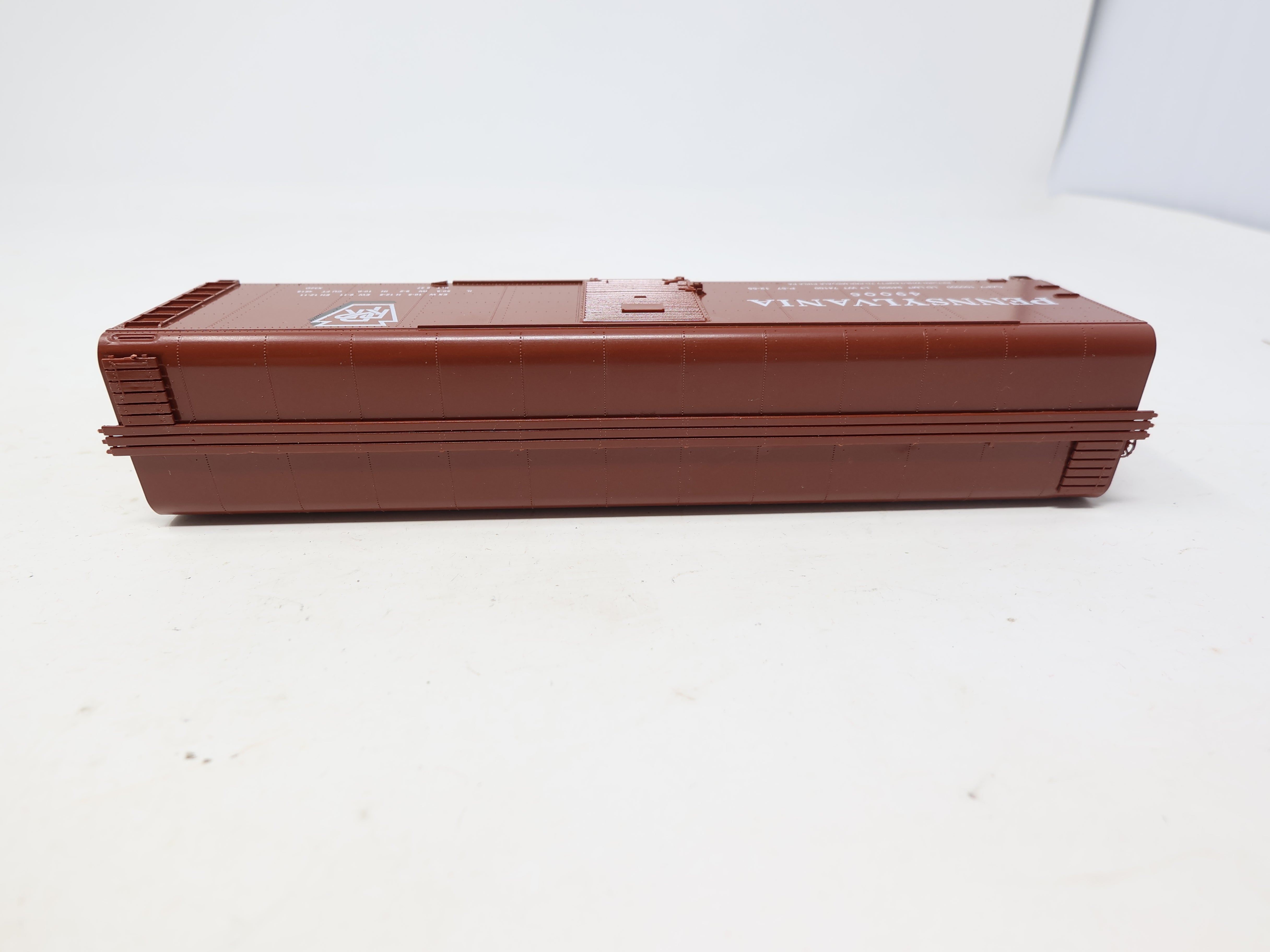 USED Bowser 55422 HO Scale, 50' Rounded Roof Single Door Box Car, Pennsylvania PRR #49006, Shadow Keystone